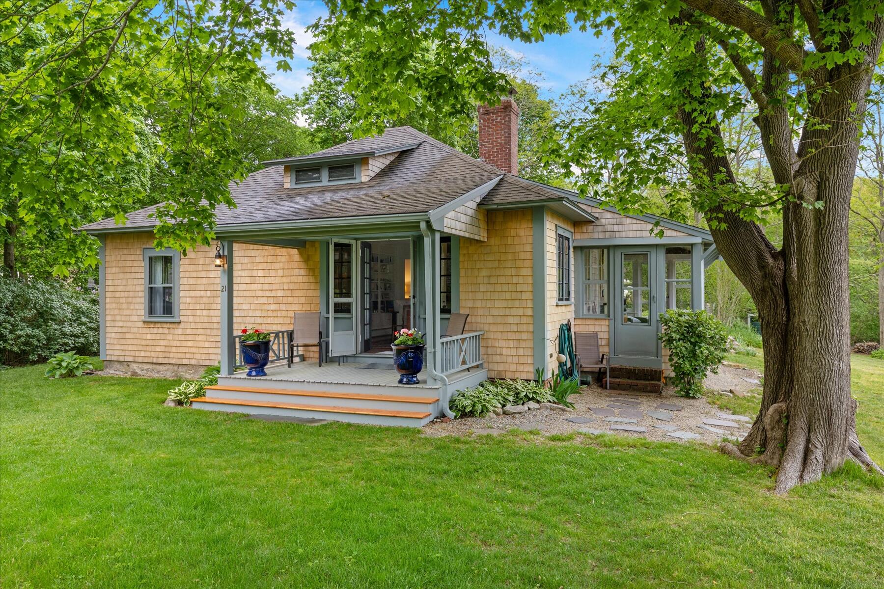 21 Quaker Road