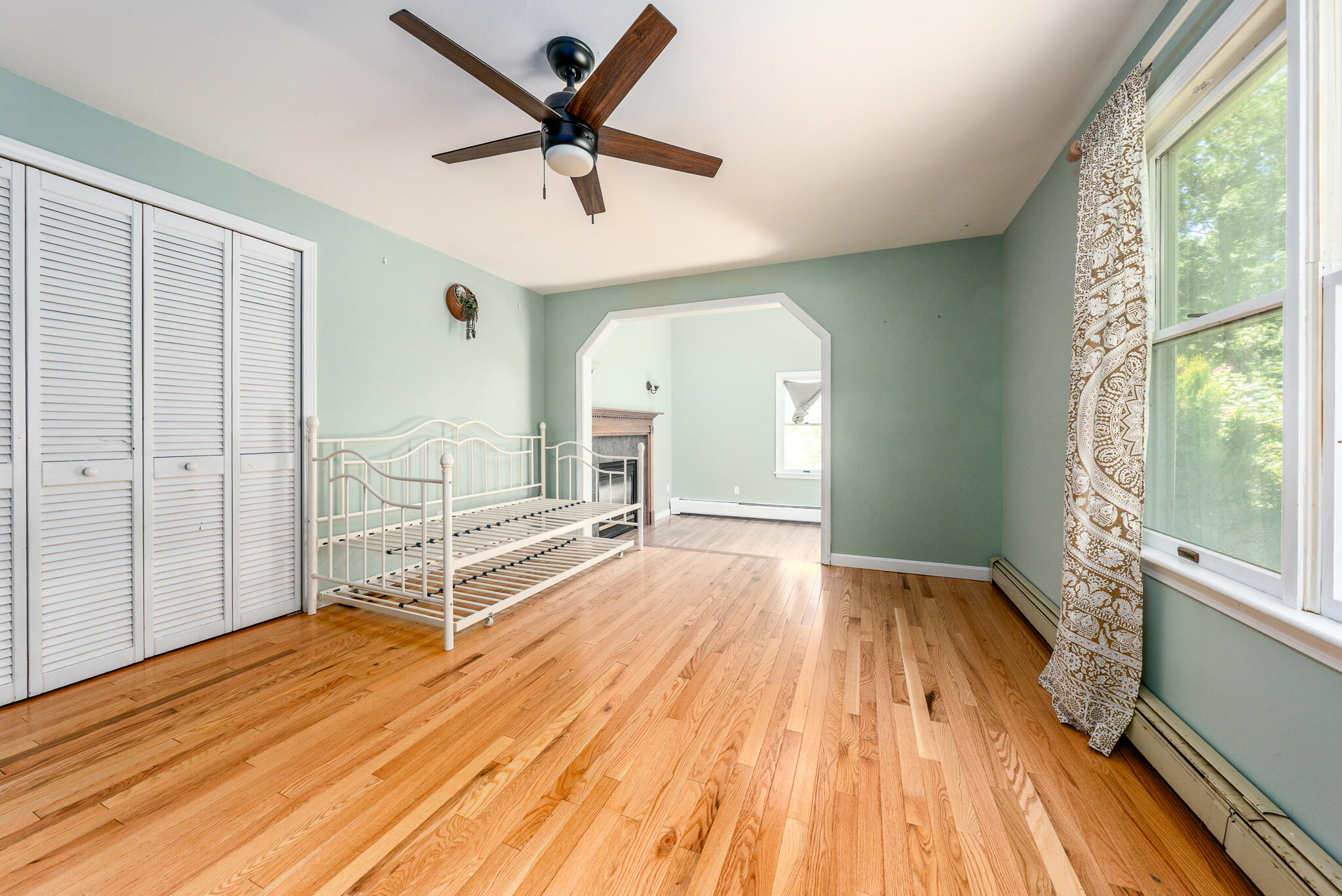 1529 Race Lane