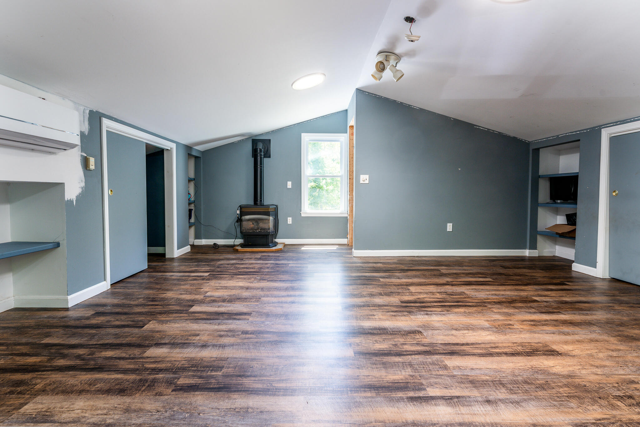 1529 Race Lane