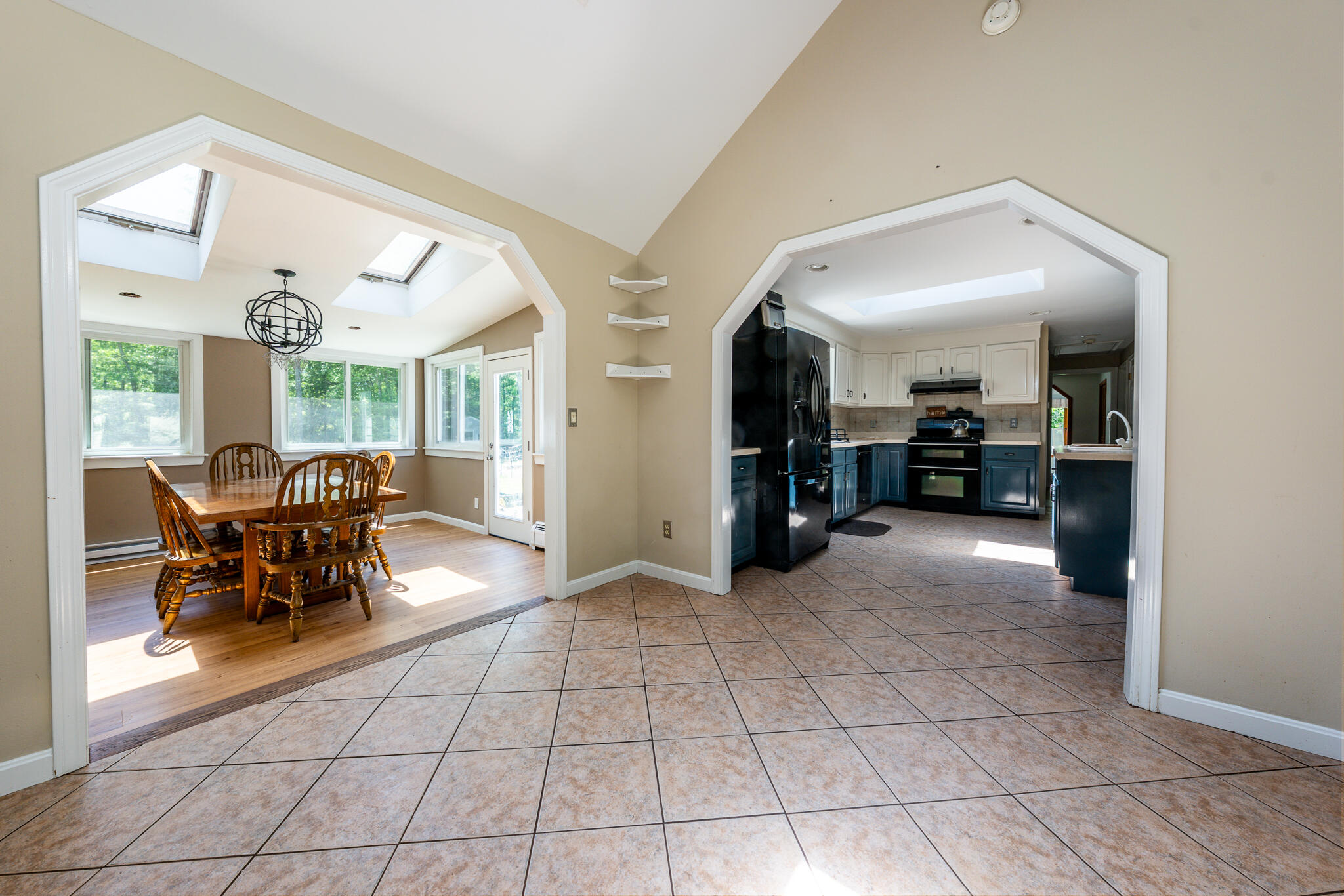 1529 Race Lane