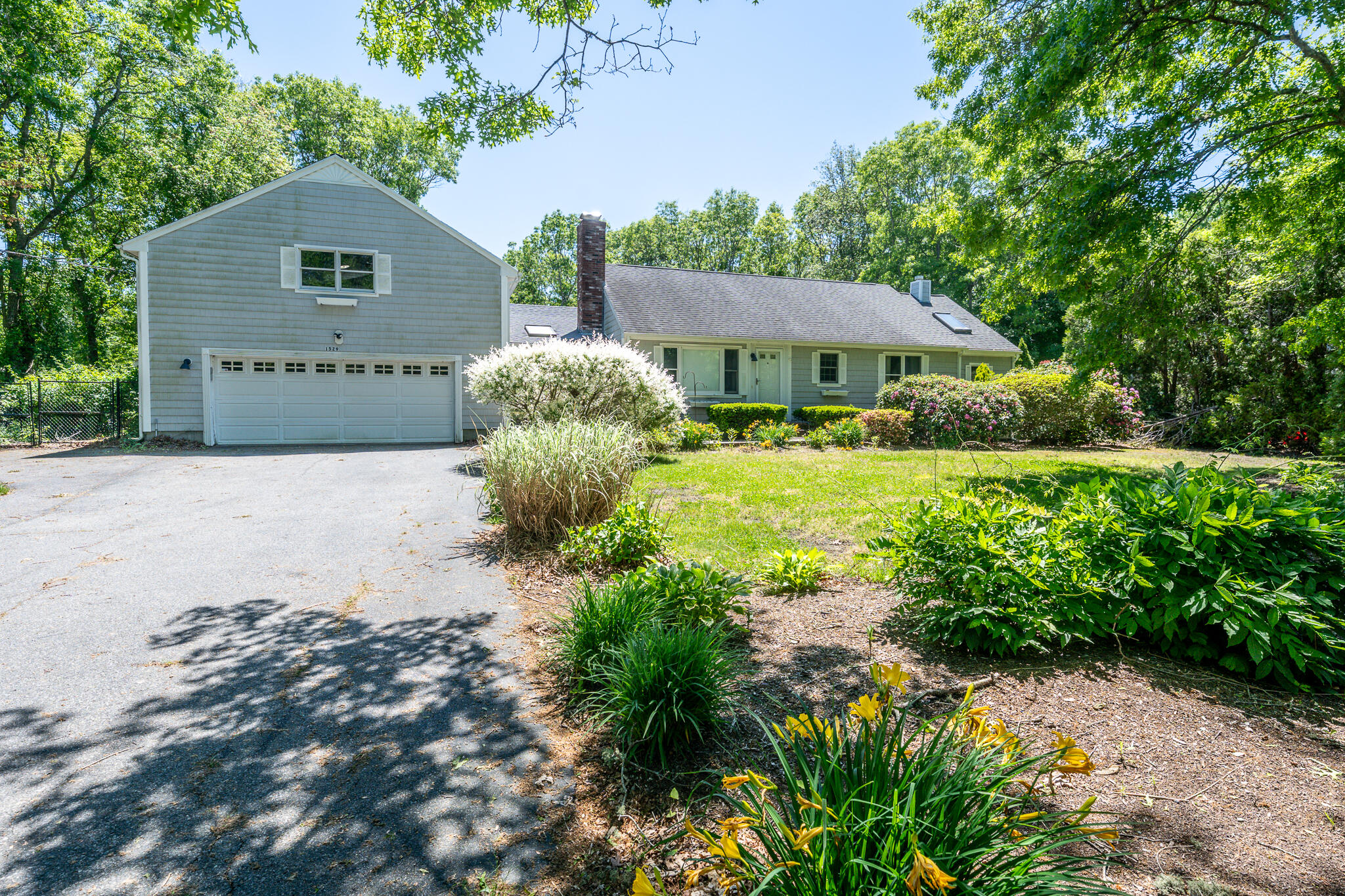 1529 Race Lane