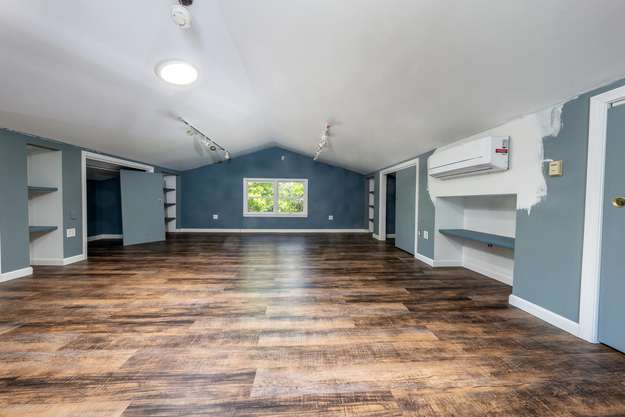 1529 Race Lane