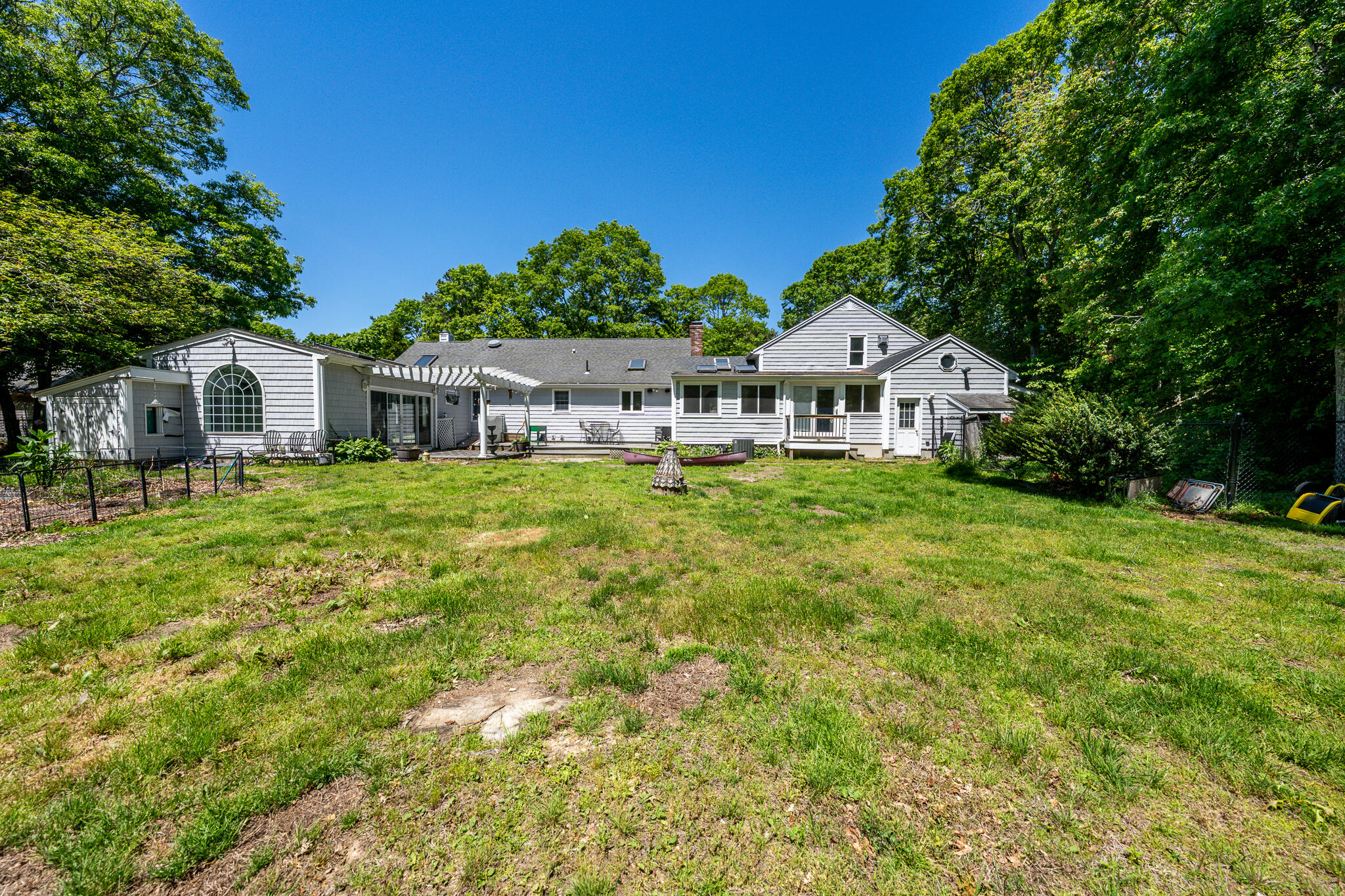 1529 Race Lane