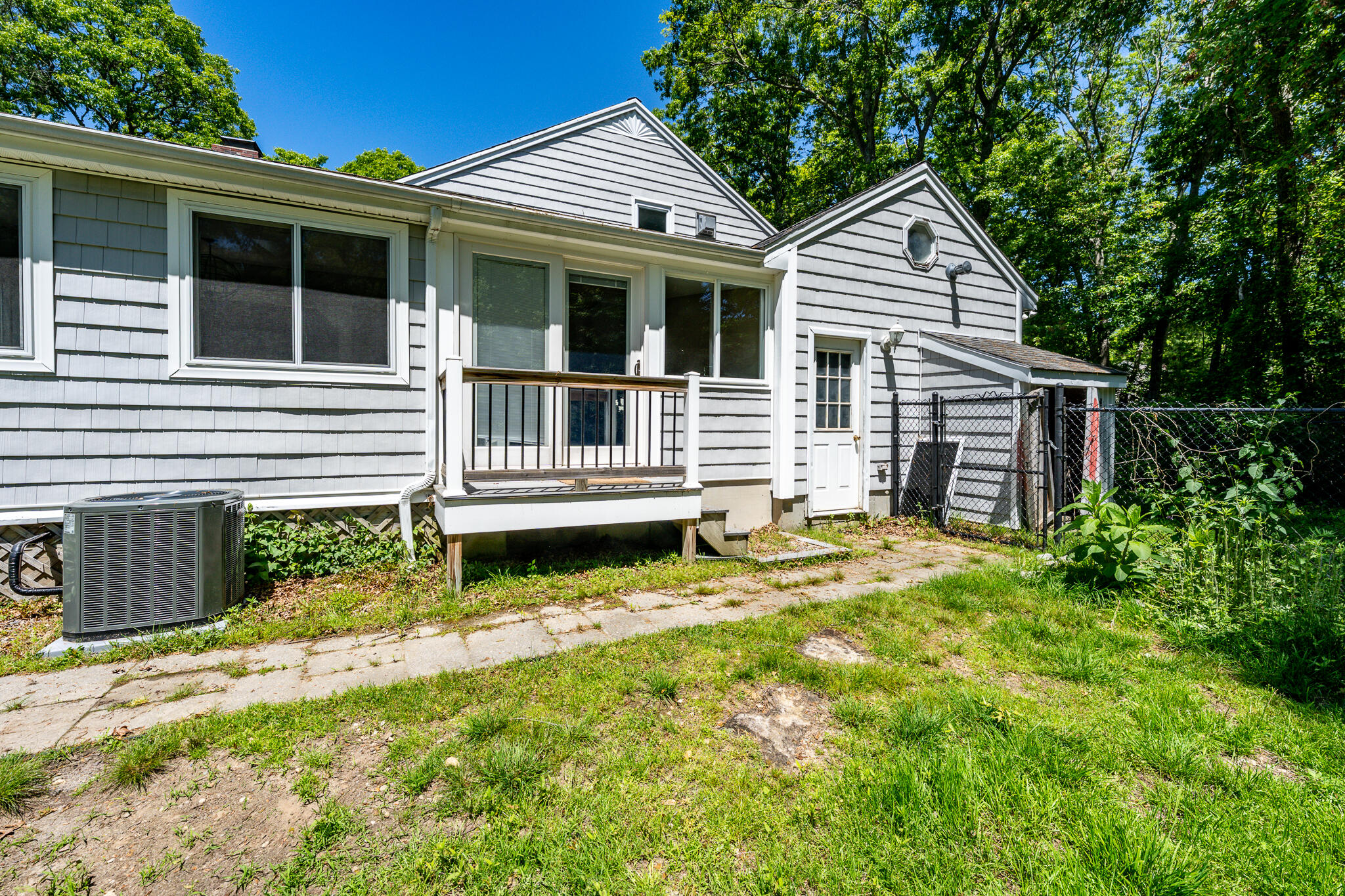 1529 Race Lane