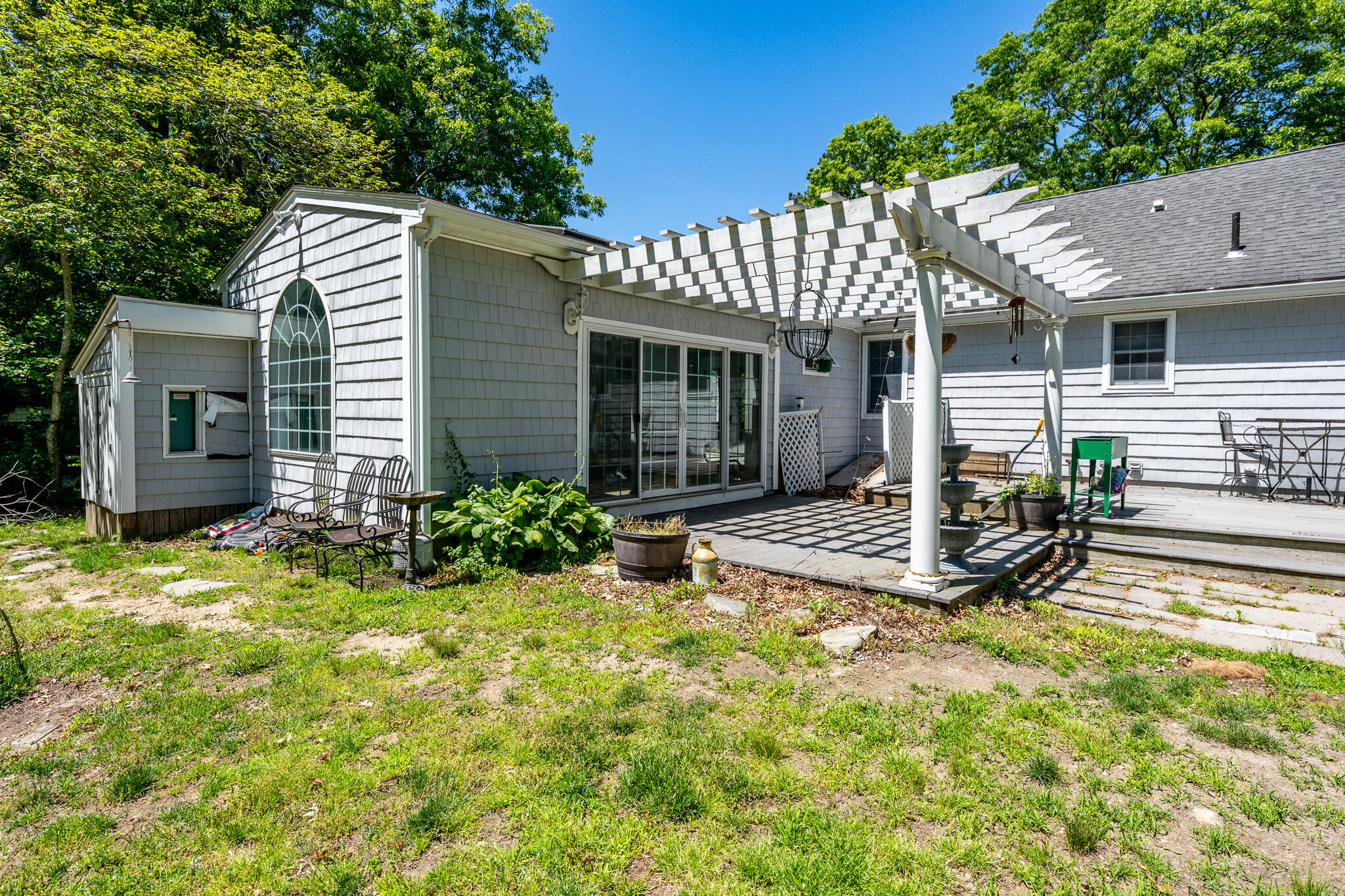 1529 Race Lane