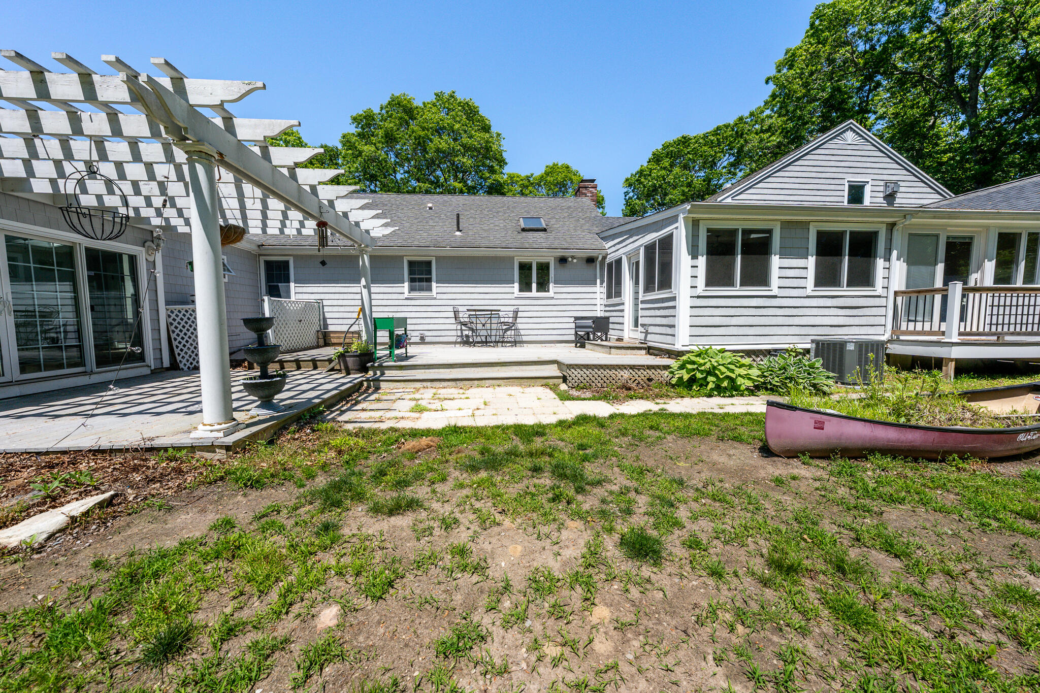 1529 Race Lane