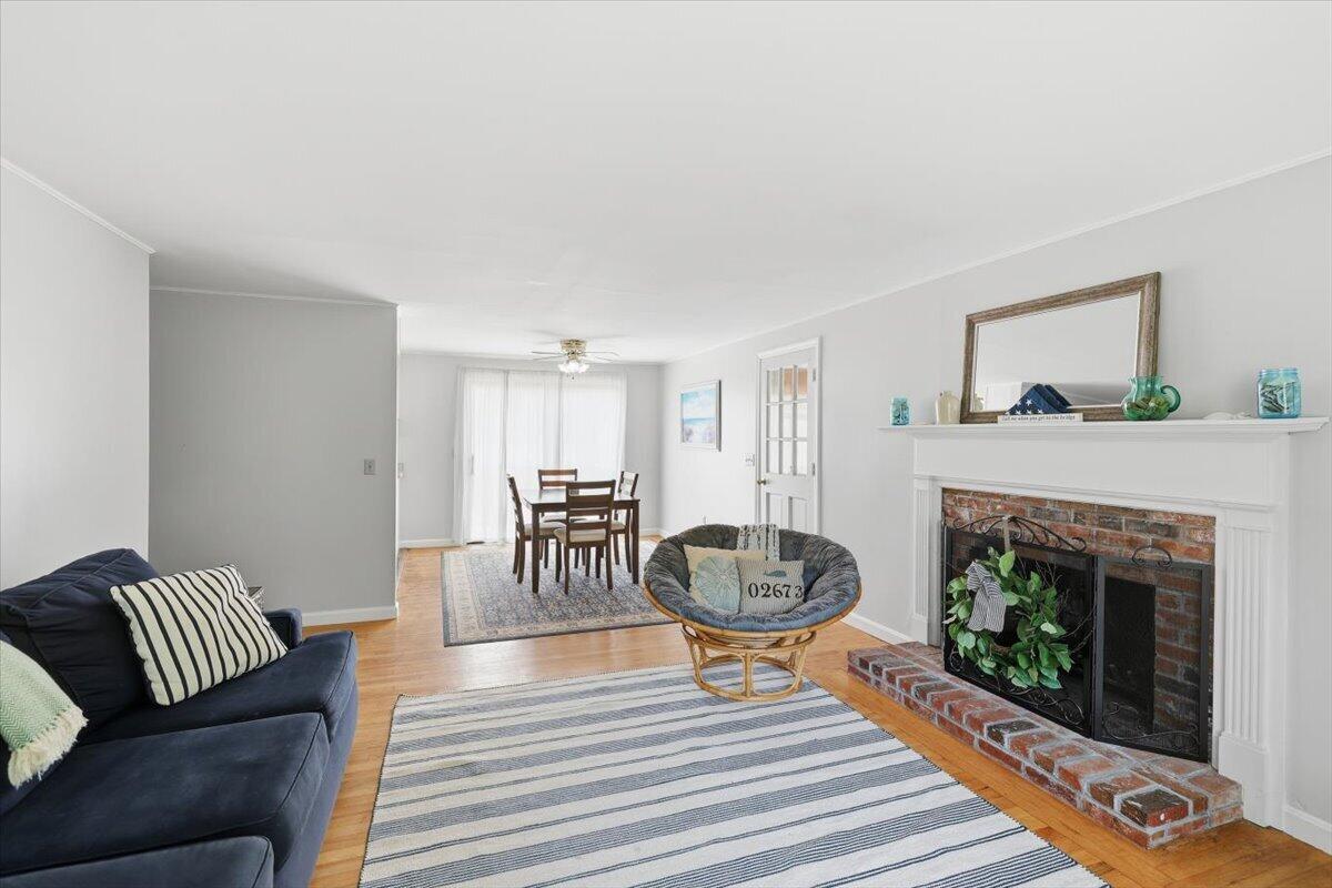9 Deerfield Road