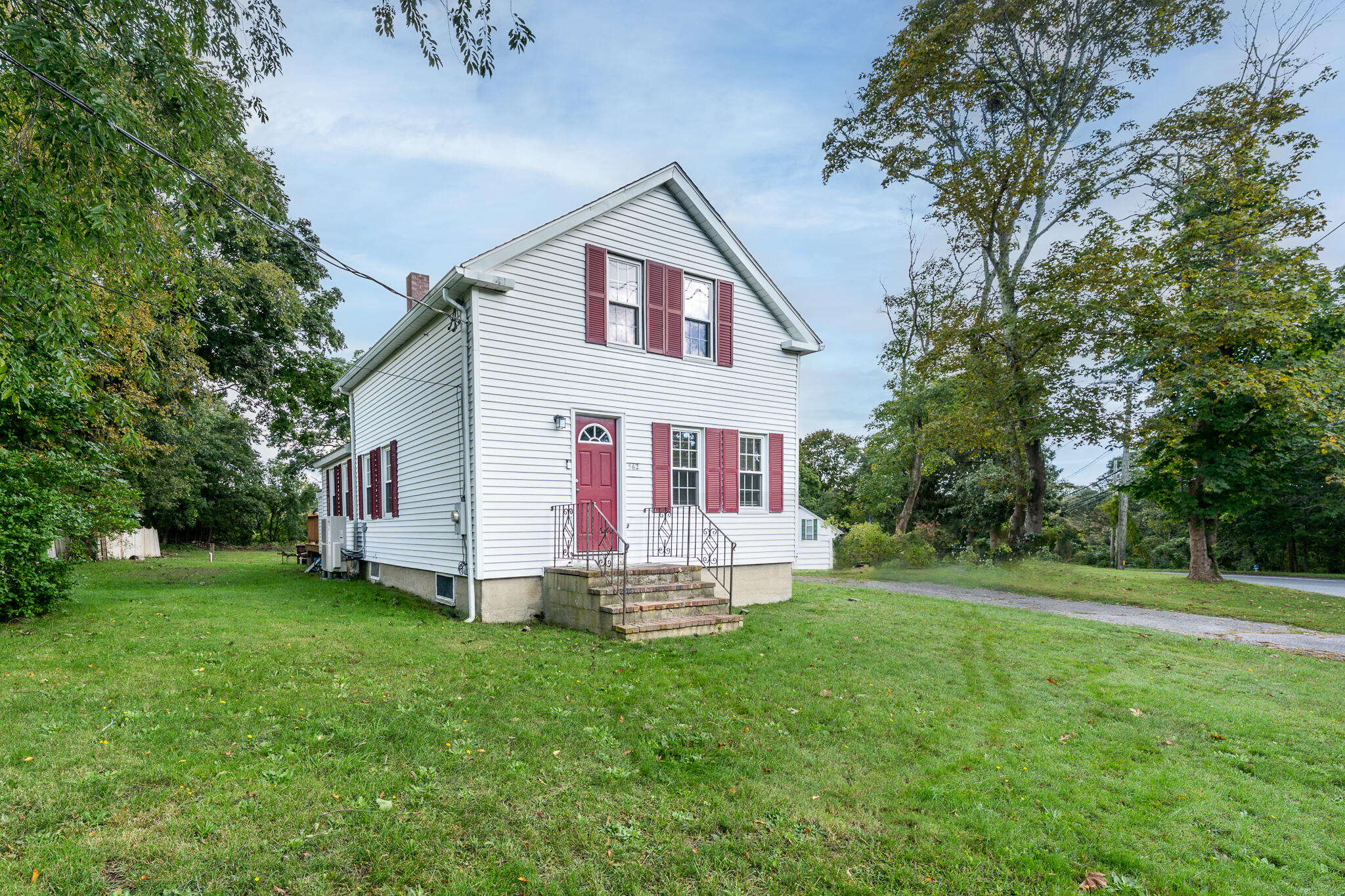 562 Waquoit Highway