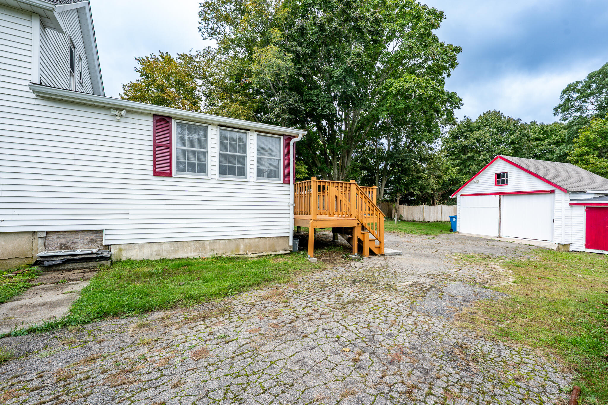 562 Waquoit Highway