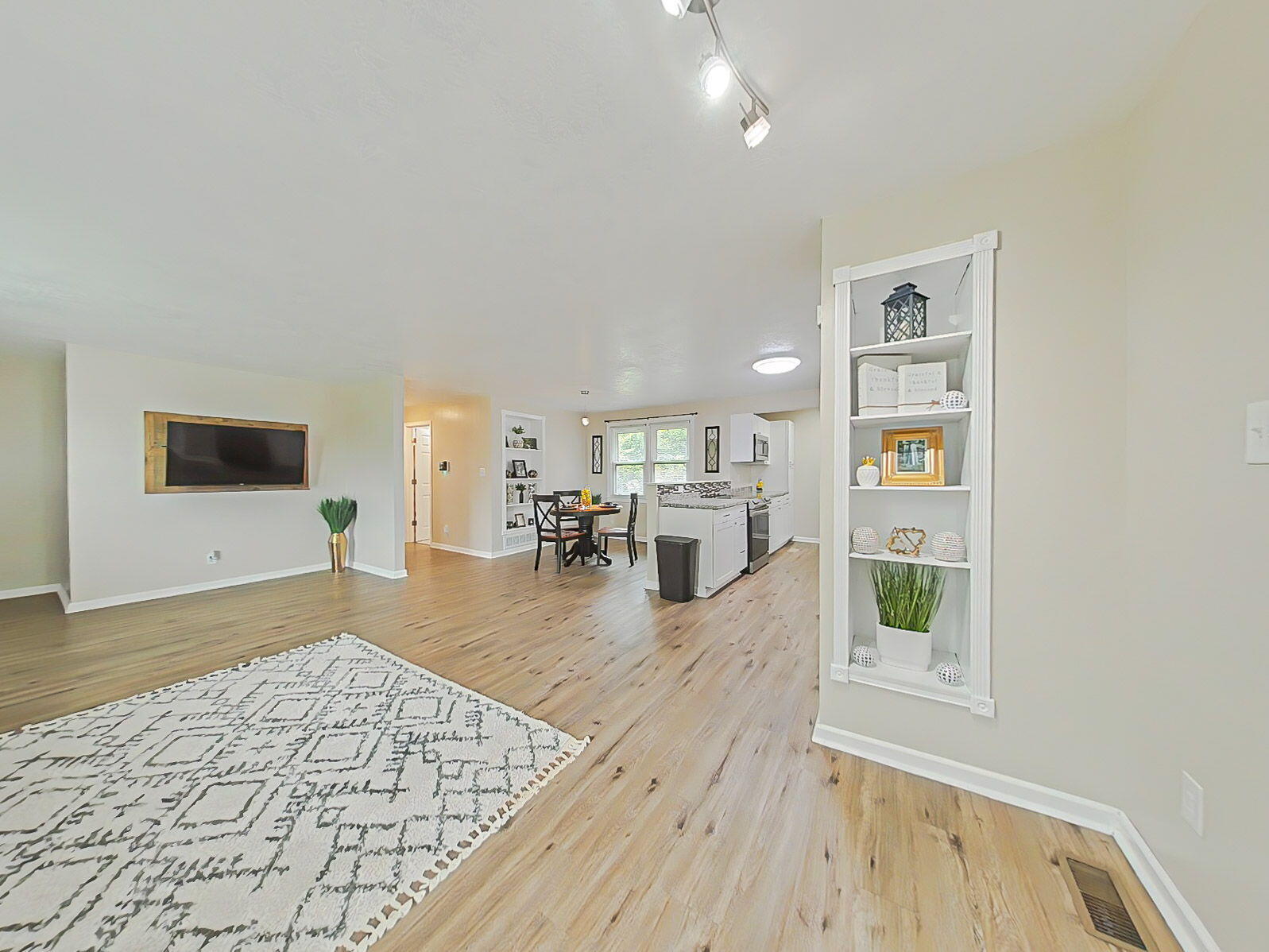 1018 Skyview Drive