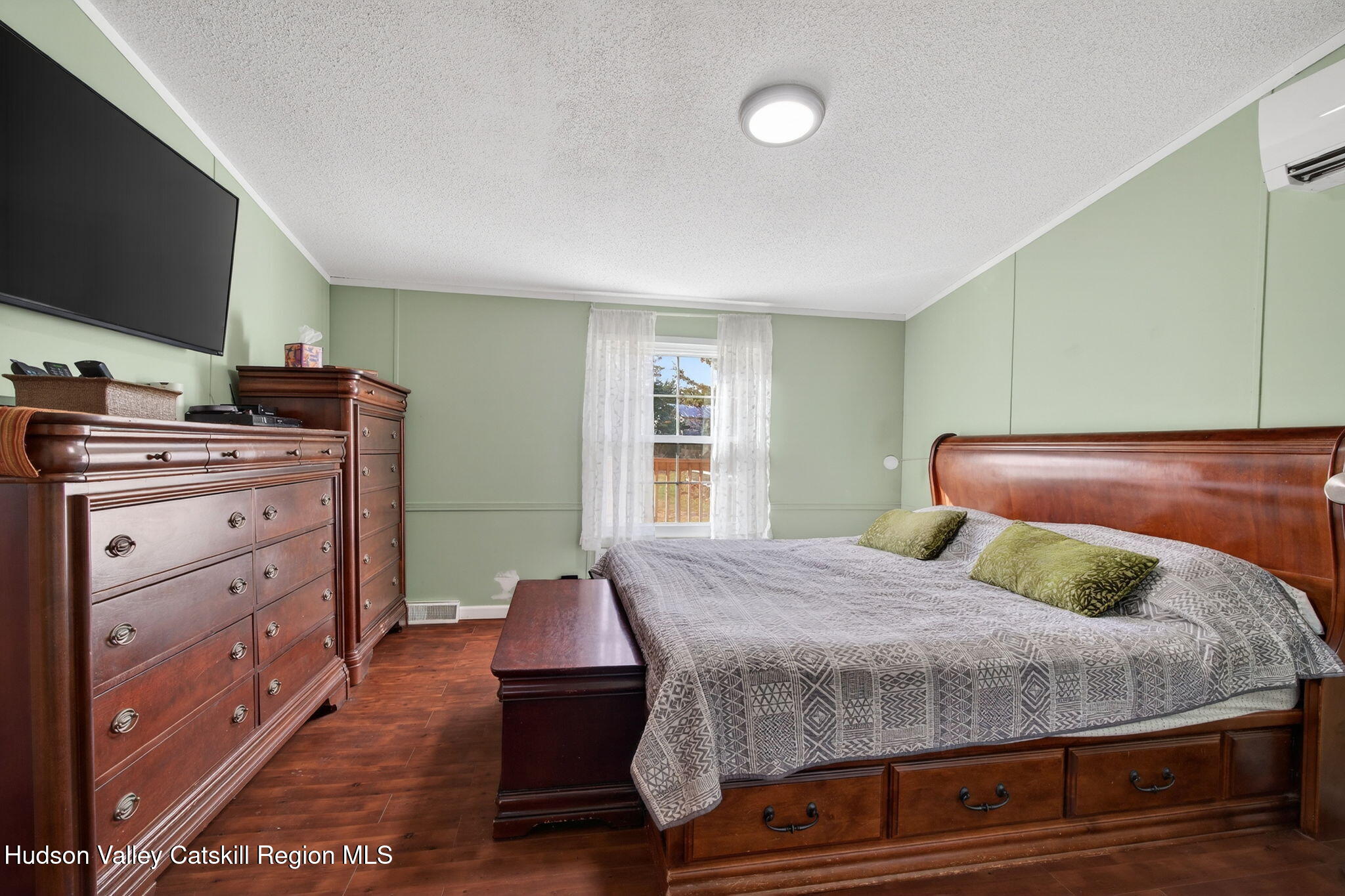 310 Silver Spur Road W