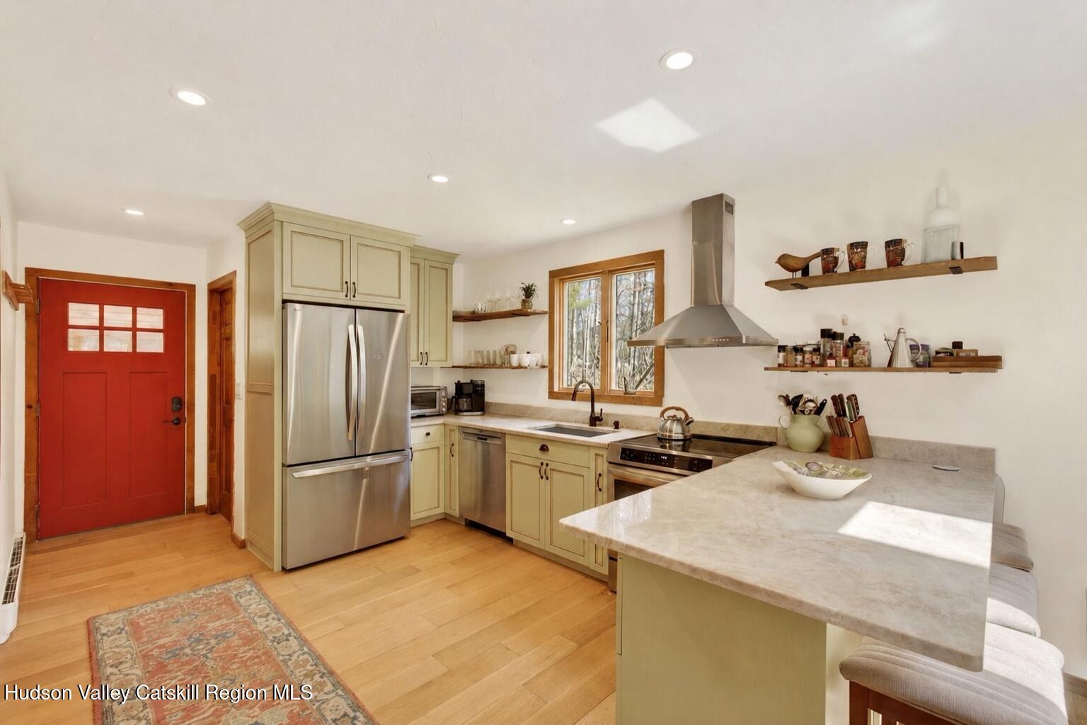 128 Meadow Lane