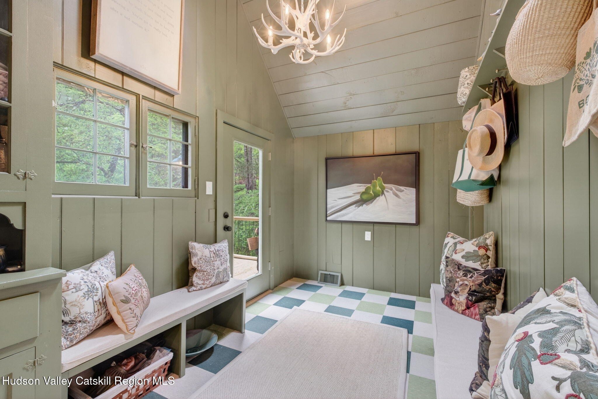 64 Huron Trail