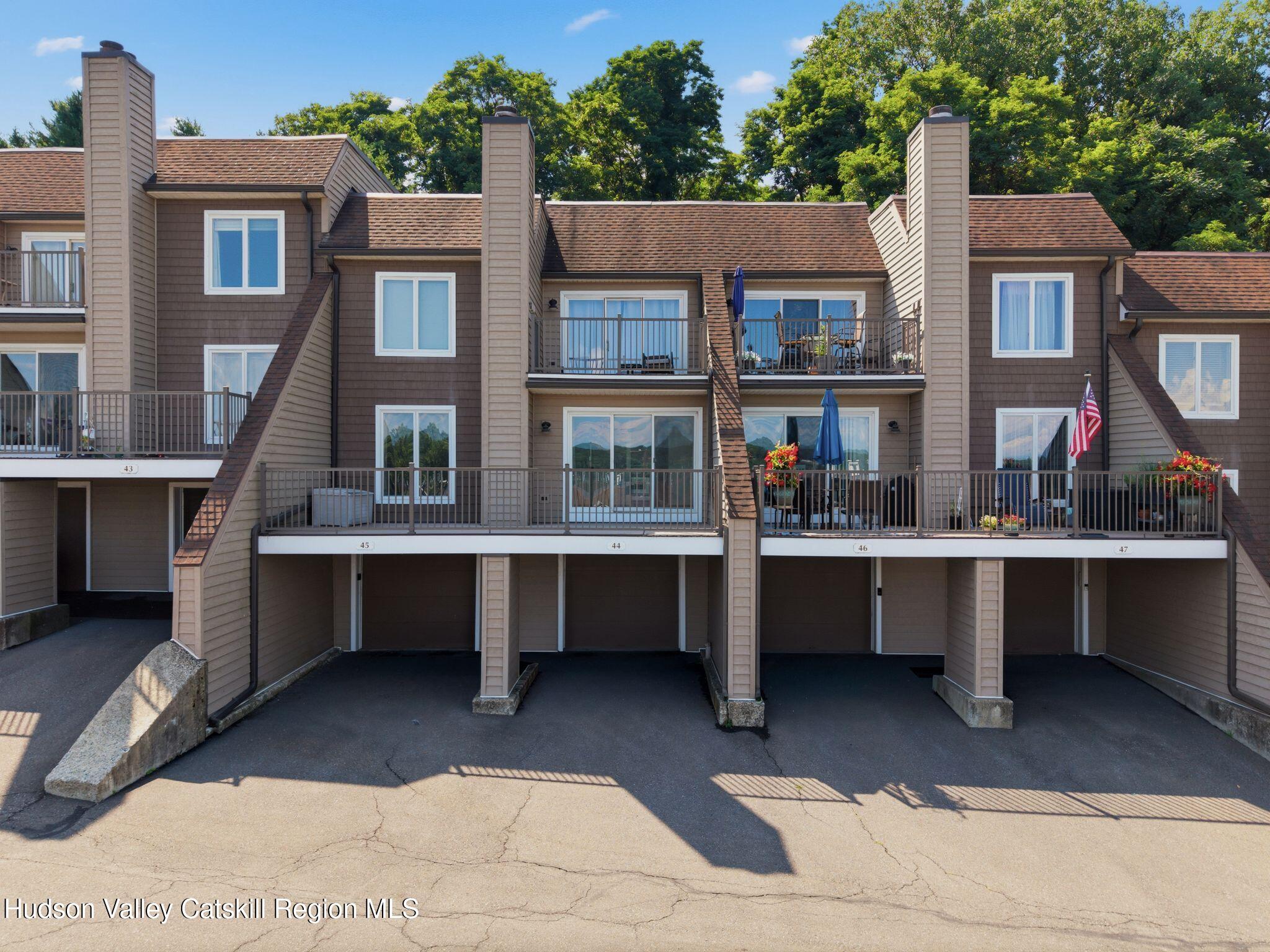 44 Riverview Condos