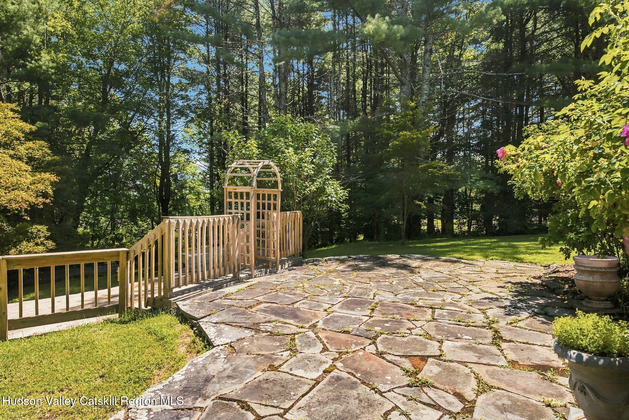 690 Samsonville Road