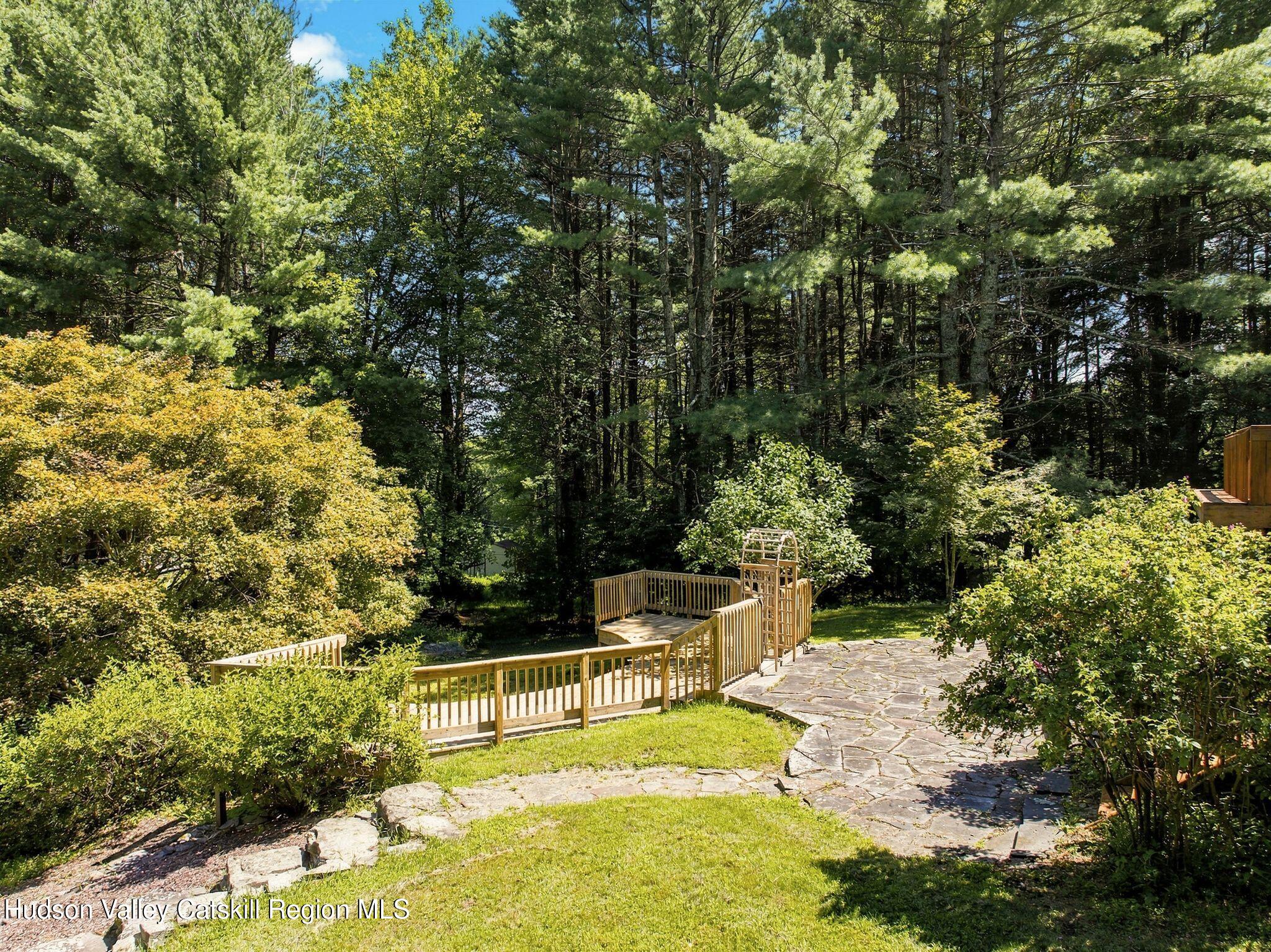 690 Samsonville Road