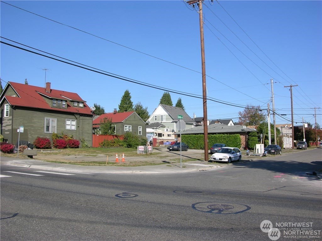 306 Chester Avenue
