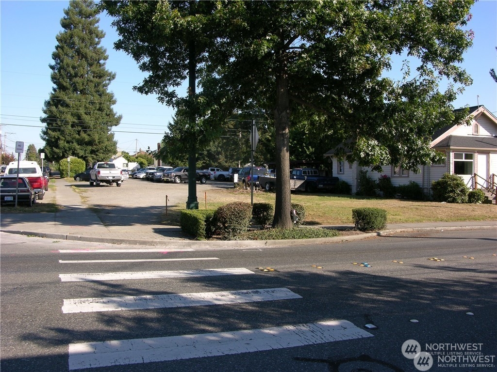 306 Chester Avenue