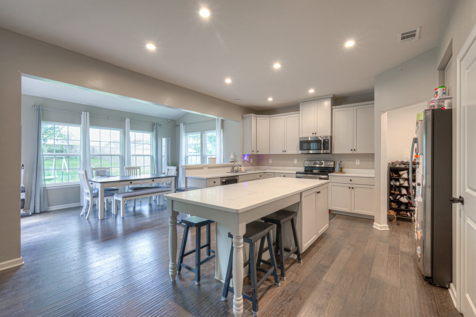 541 Goodman Dr