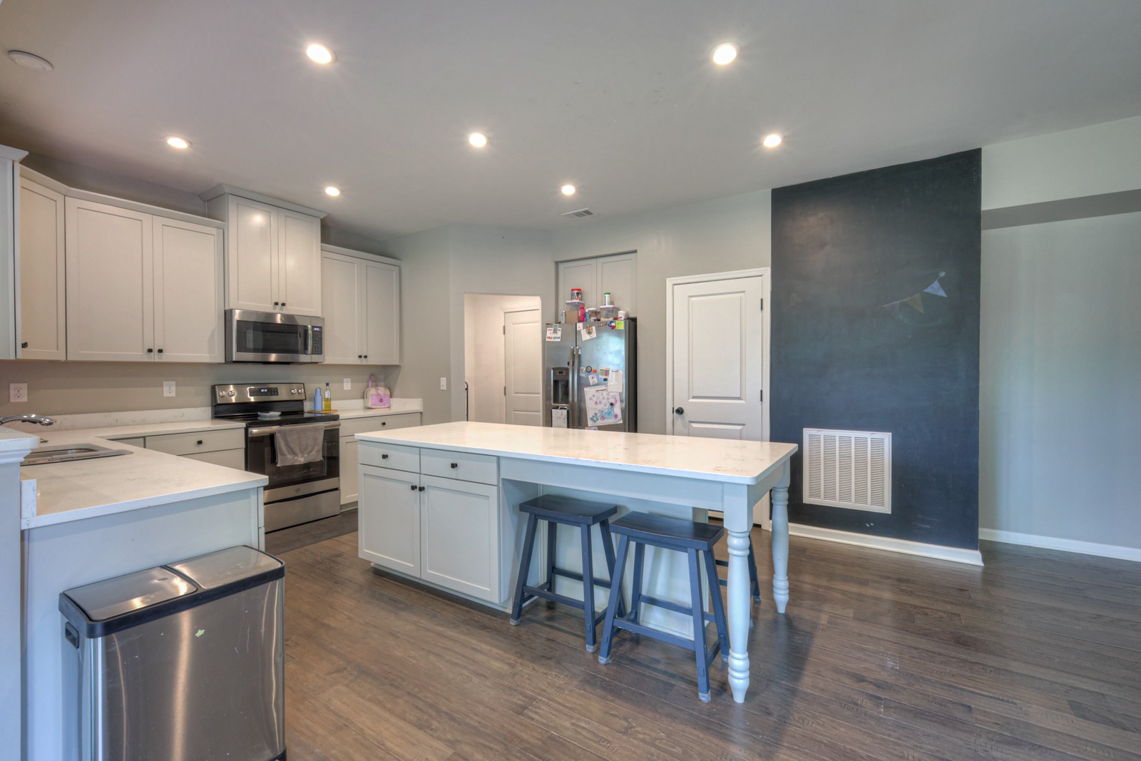 541 Goodman Dr