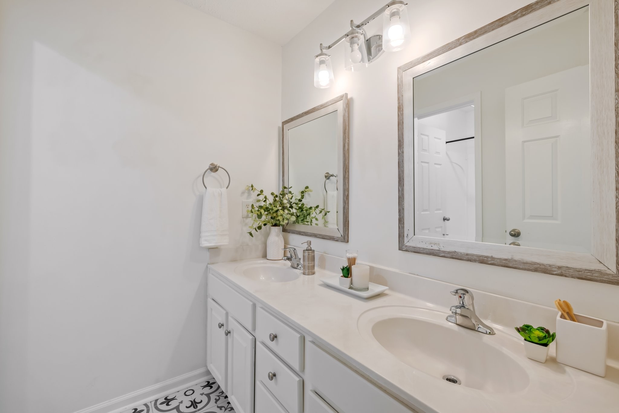 7277 Charlotte Pike Unit: 102