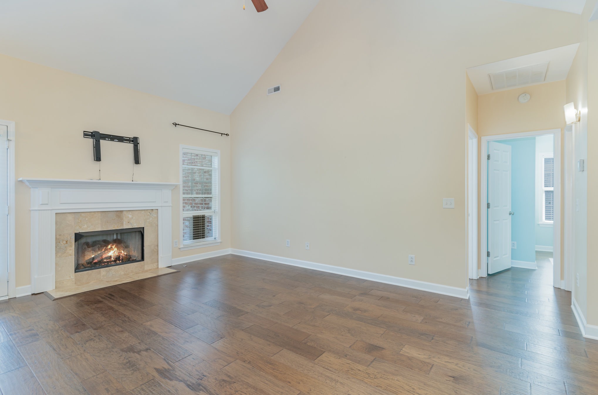 1046 Aenon Cir