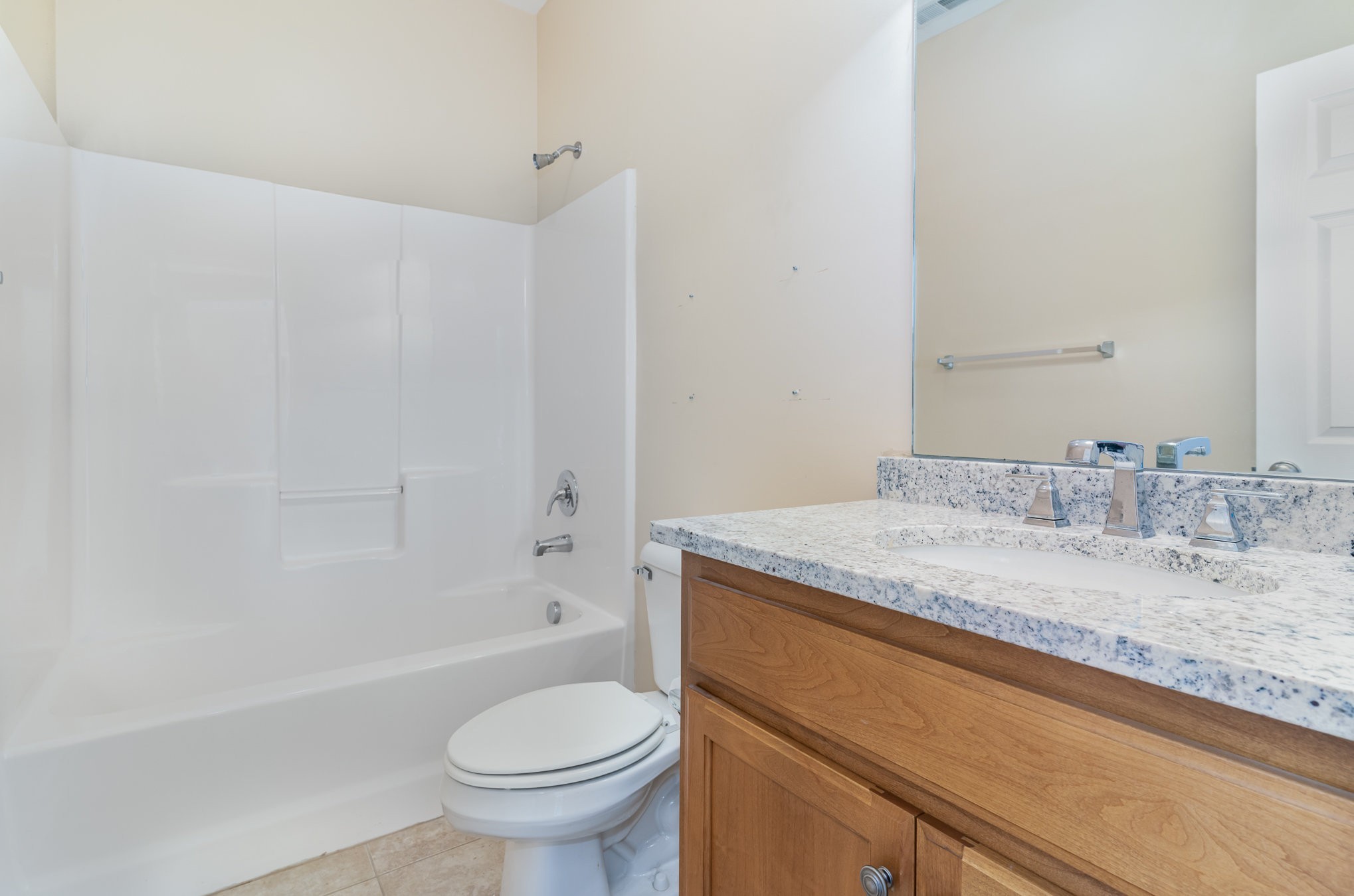 1046 Aenon Cir