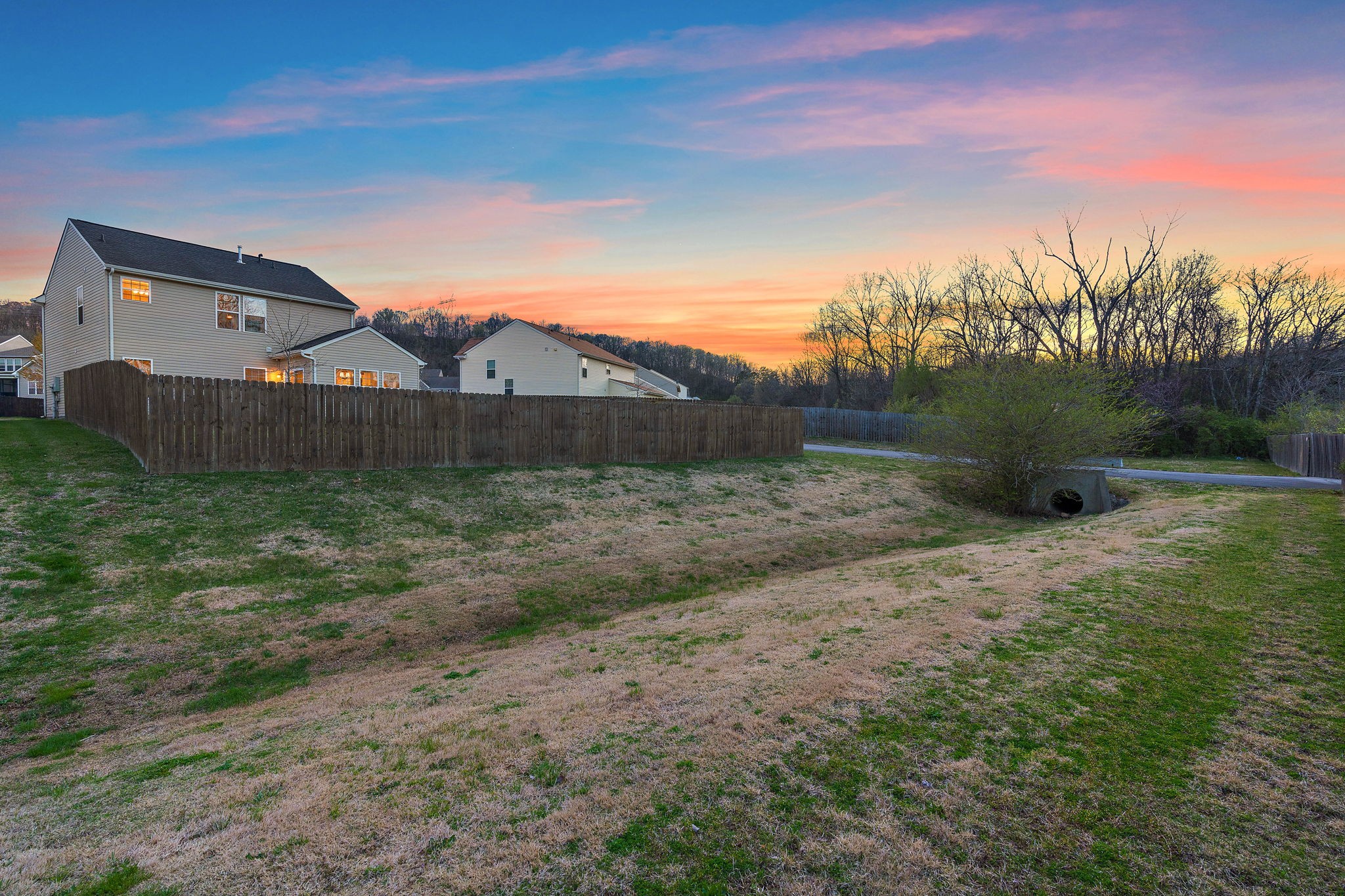 1324 Scarcroft Ln