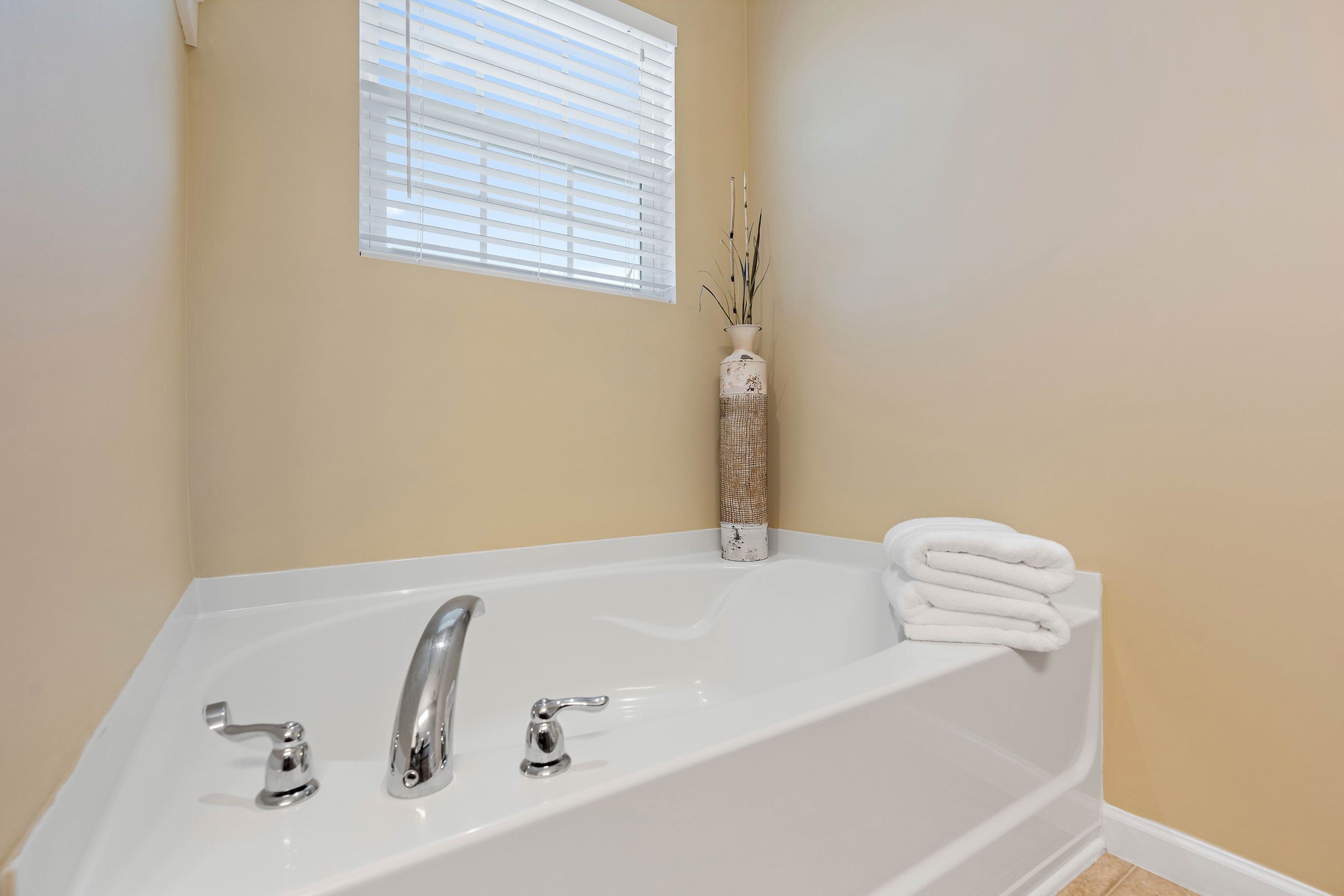 1324 Scarcroft Ln