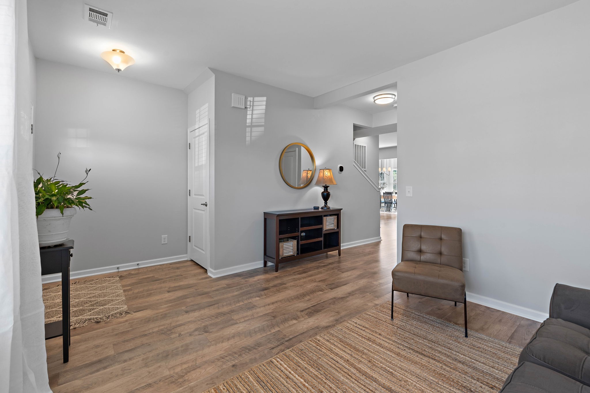 1324 Scarcroft Ln