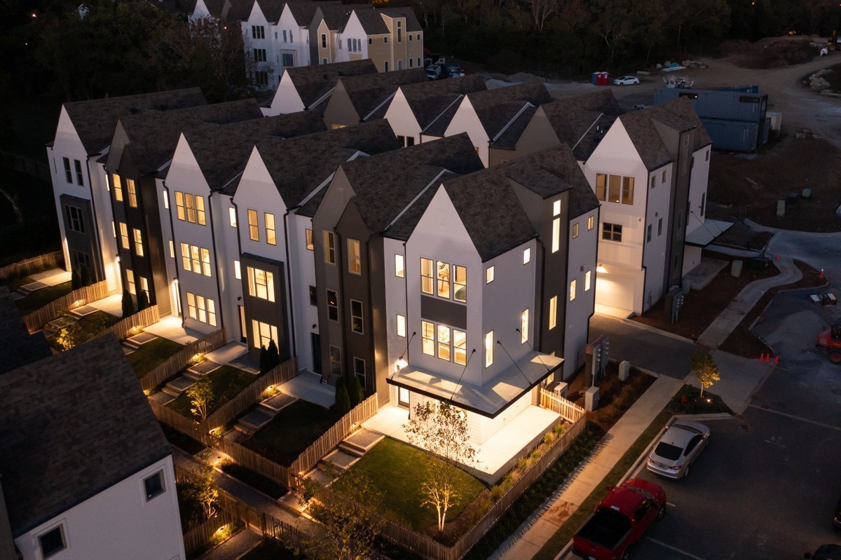 351 E Village Ln