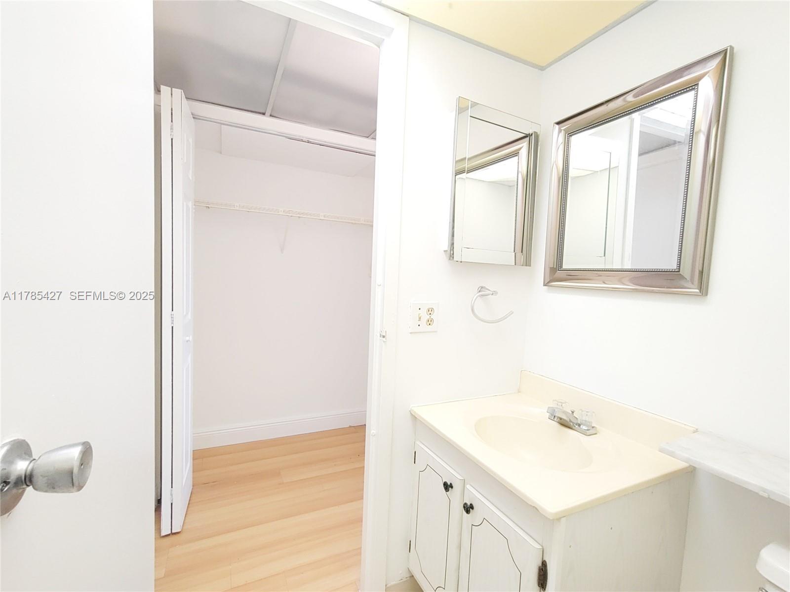 207 Tuscany D 207