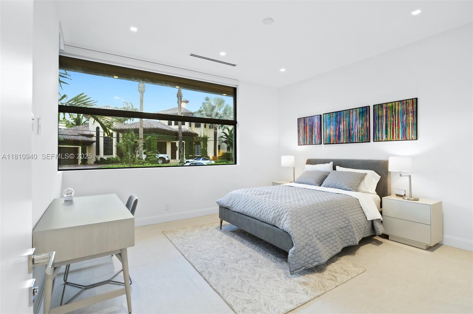 401 Royal Plaza Drive na