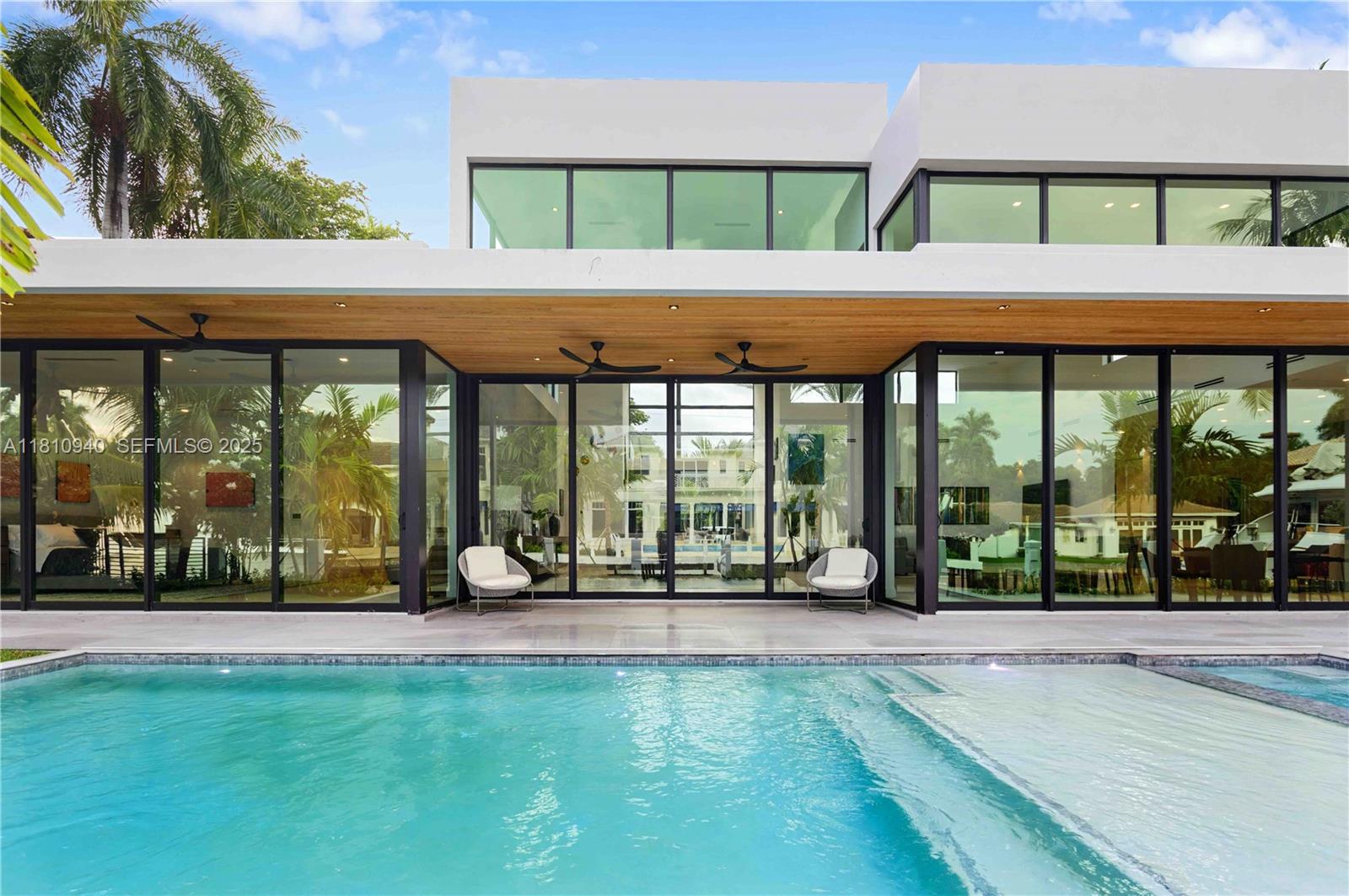 401 Royal Plaza Drive na