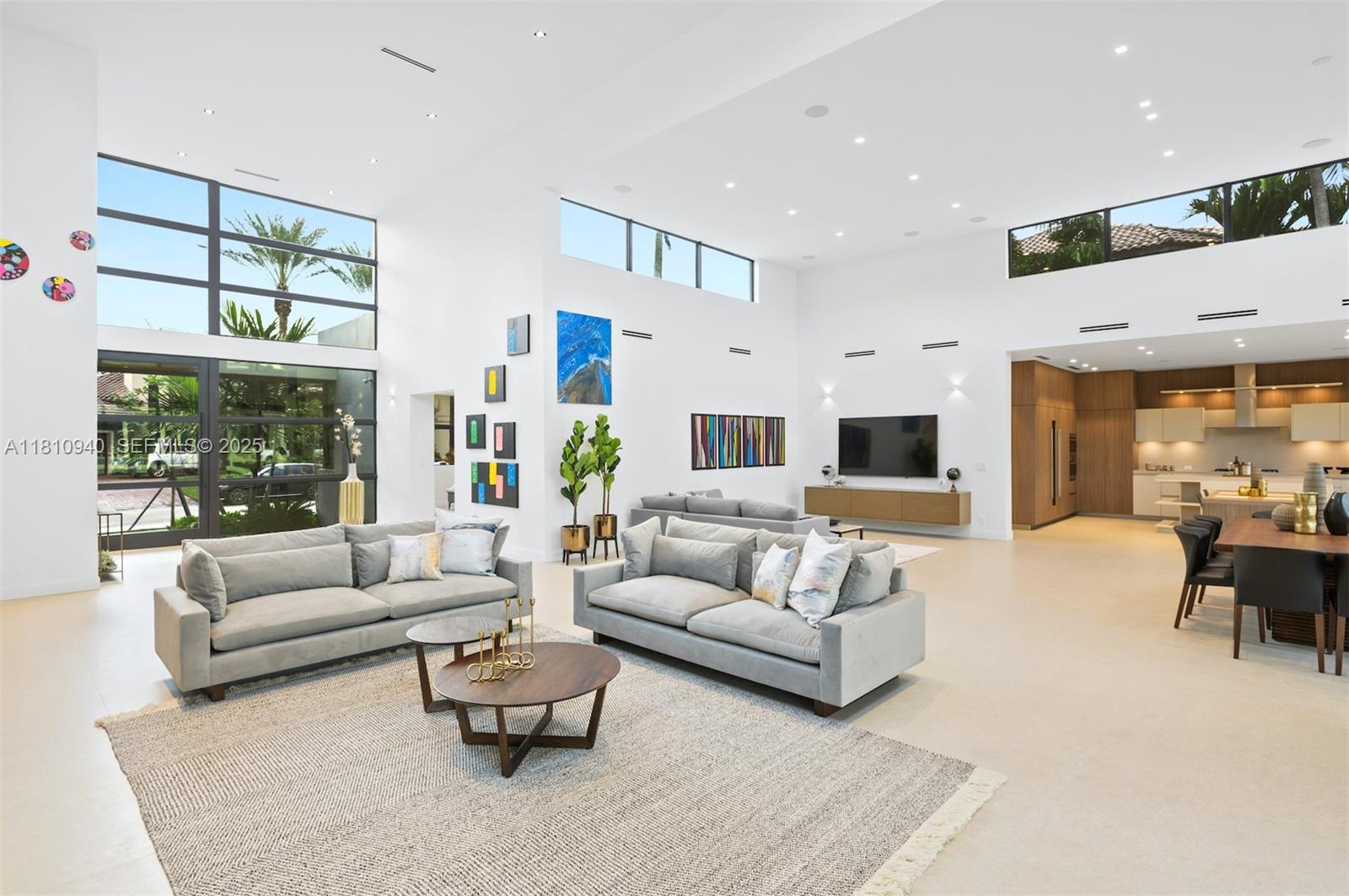401 Royal Plaza Drive na
