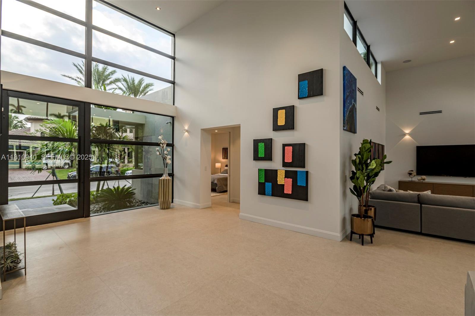 401 Royal Plaza Drive na