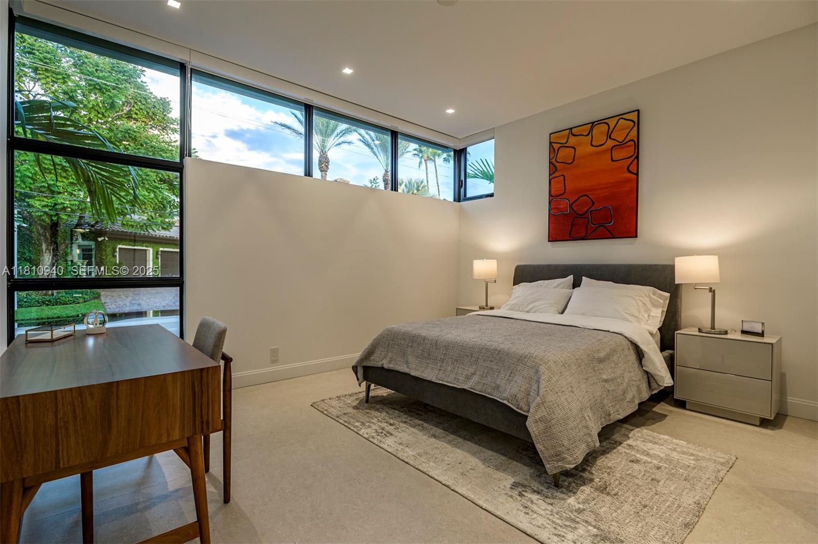 401 Royal Plaza Drive na