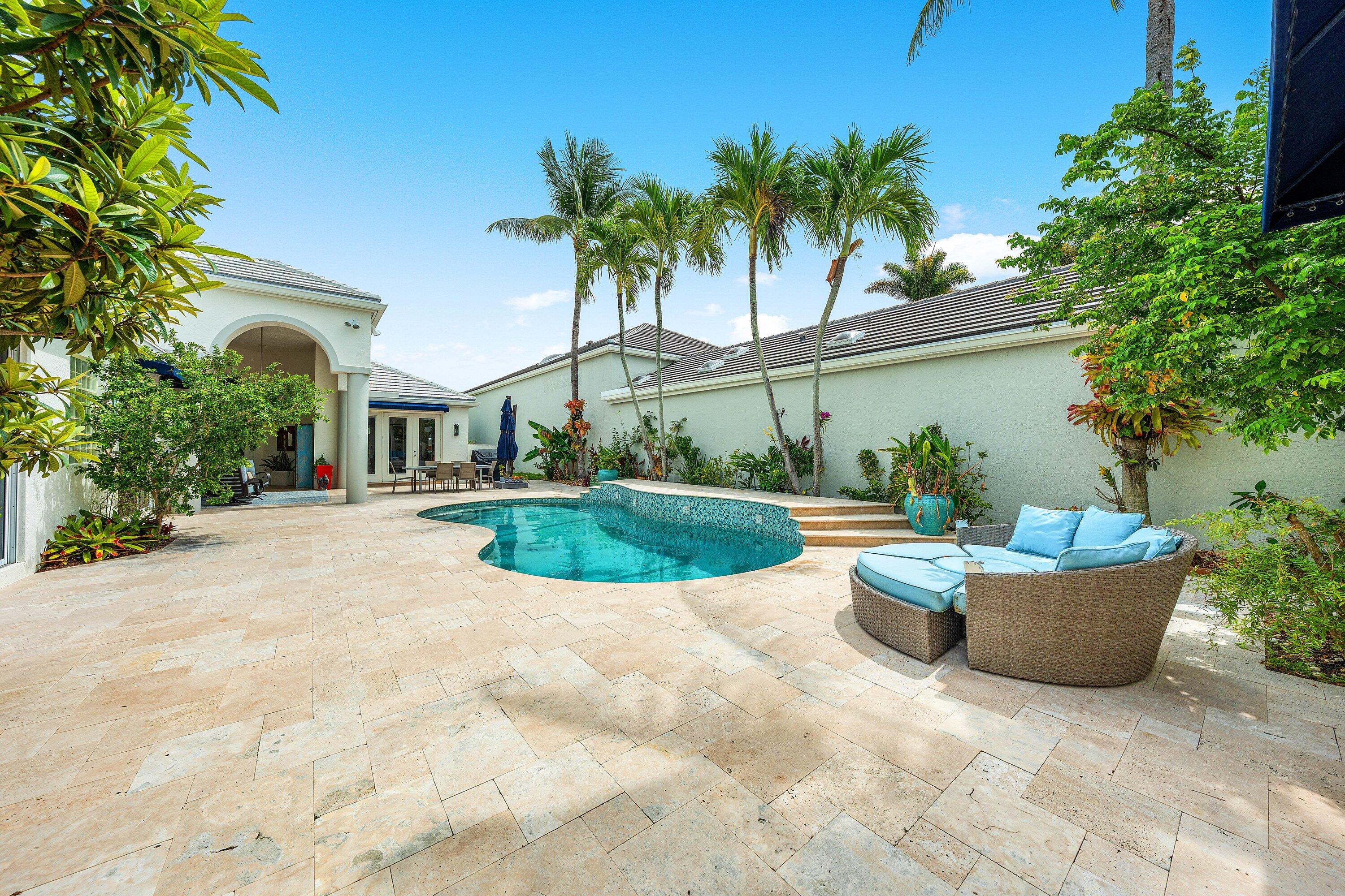 3507 NW Clubside Circle