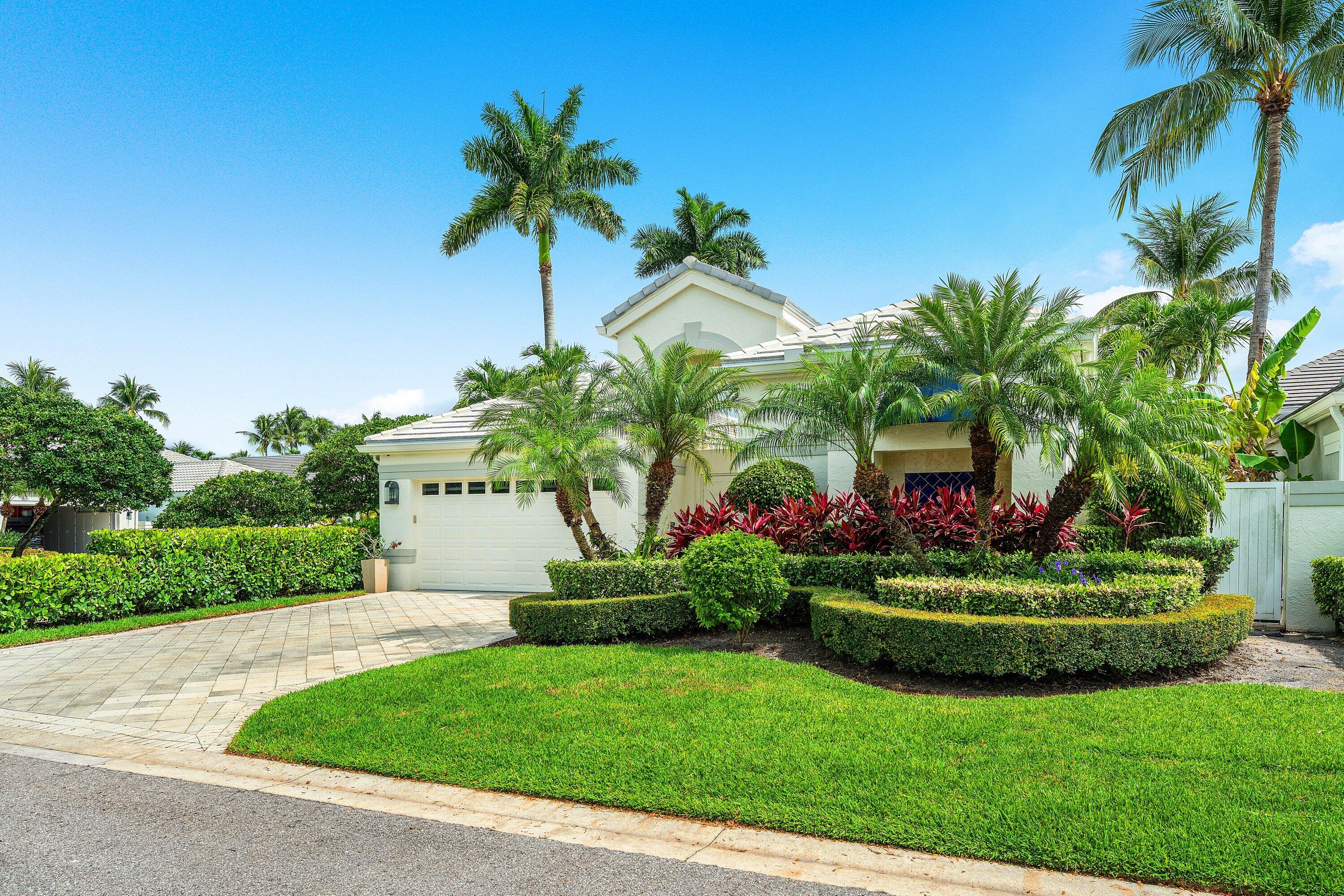 3507 NW Clubside Circle