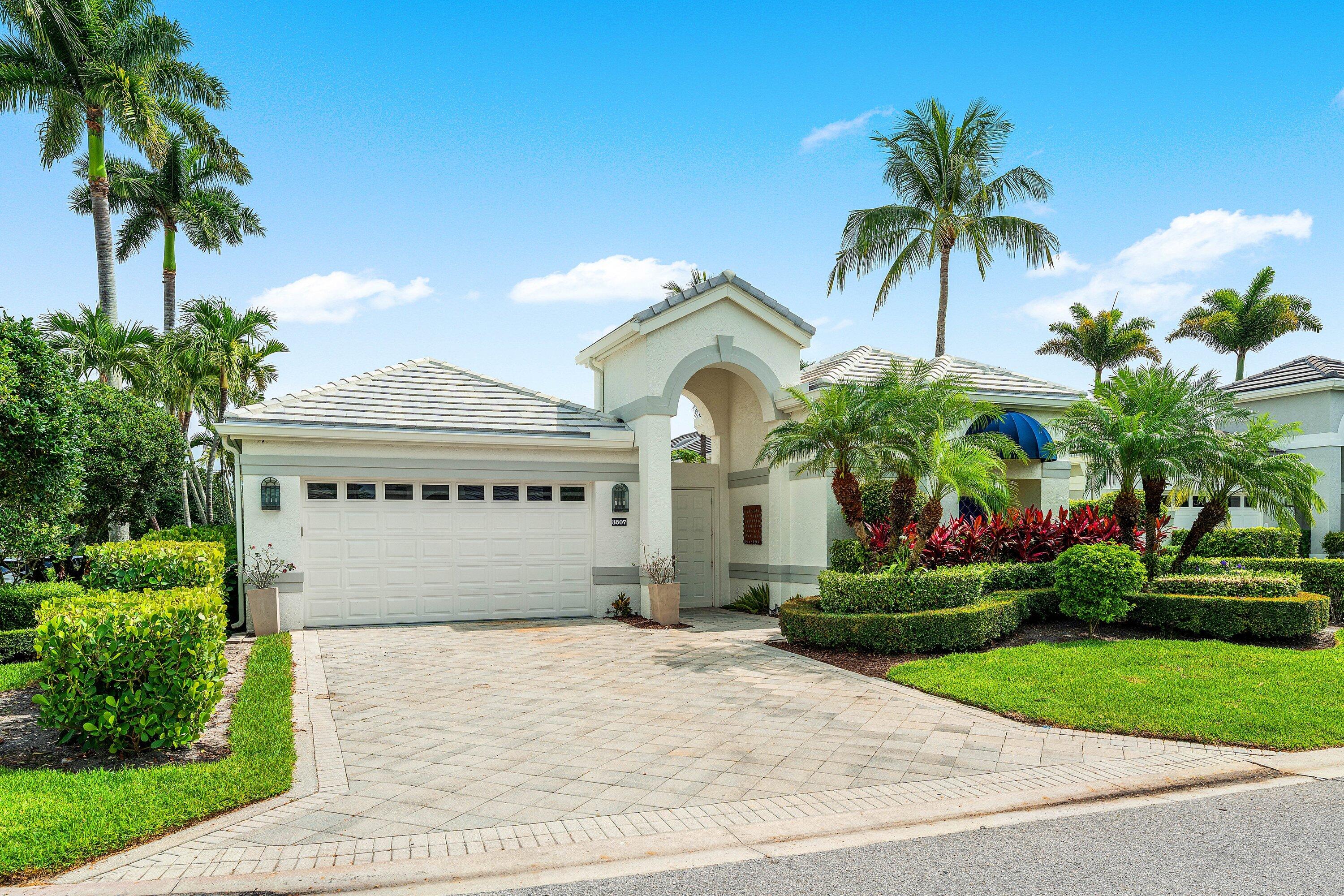 3507 NW Clubside Circle