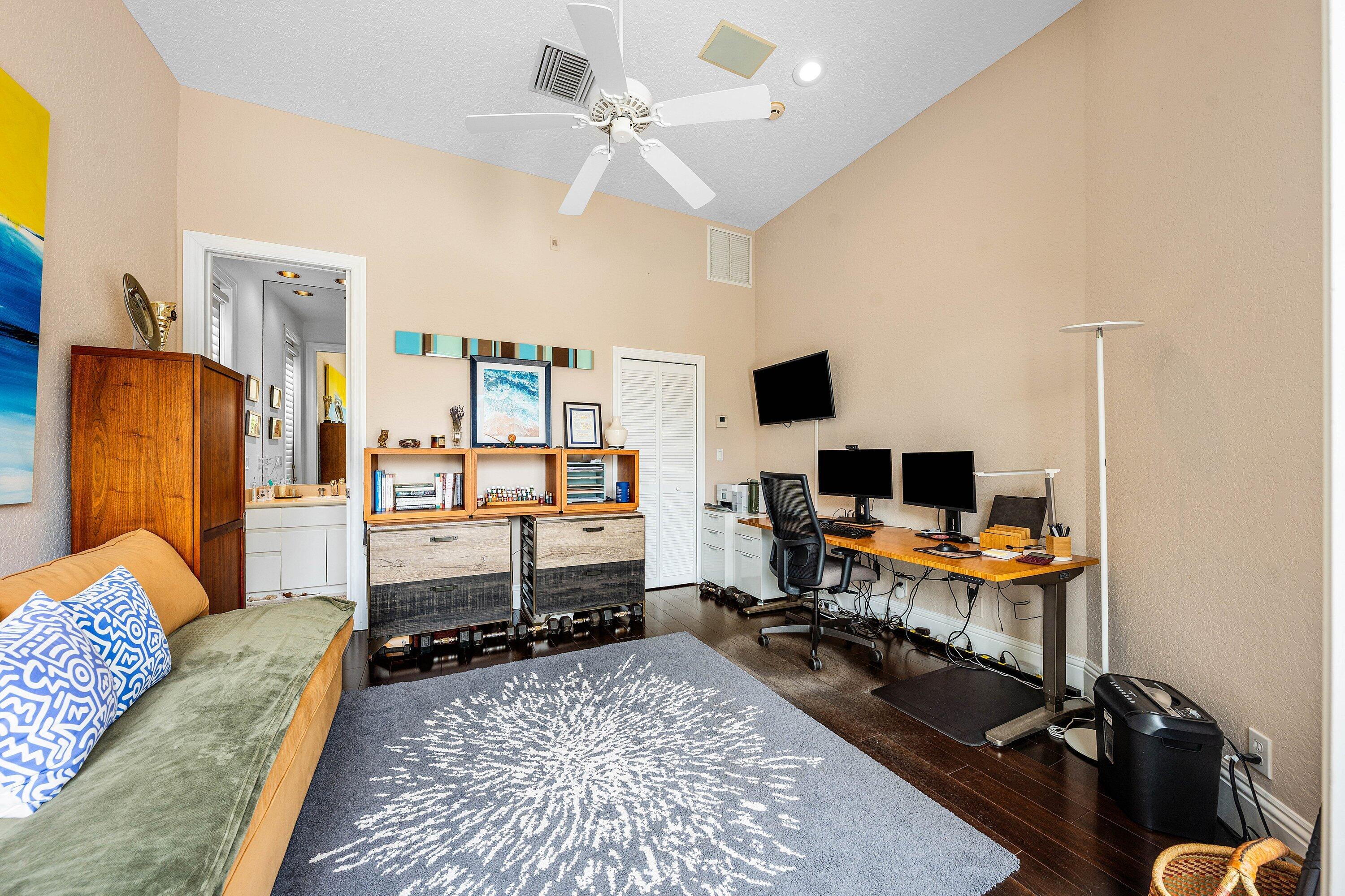 3507 NW Clubside Circle