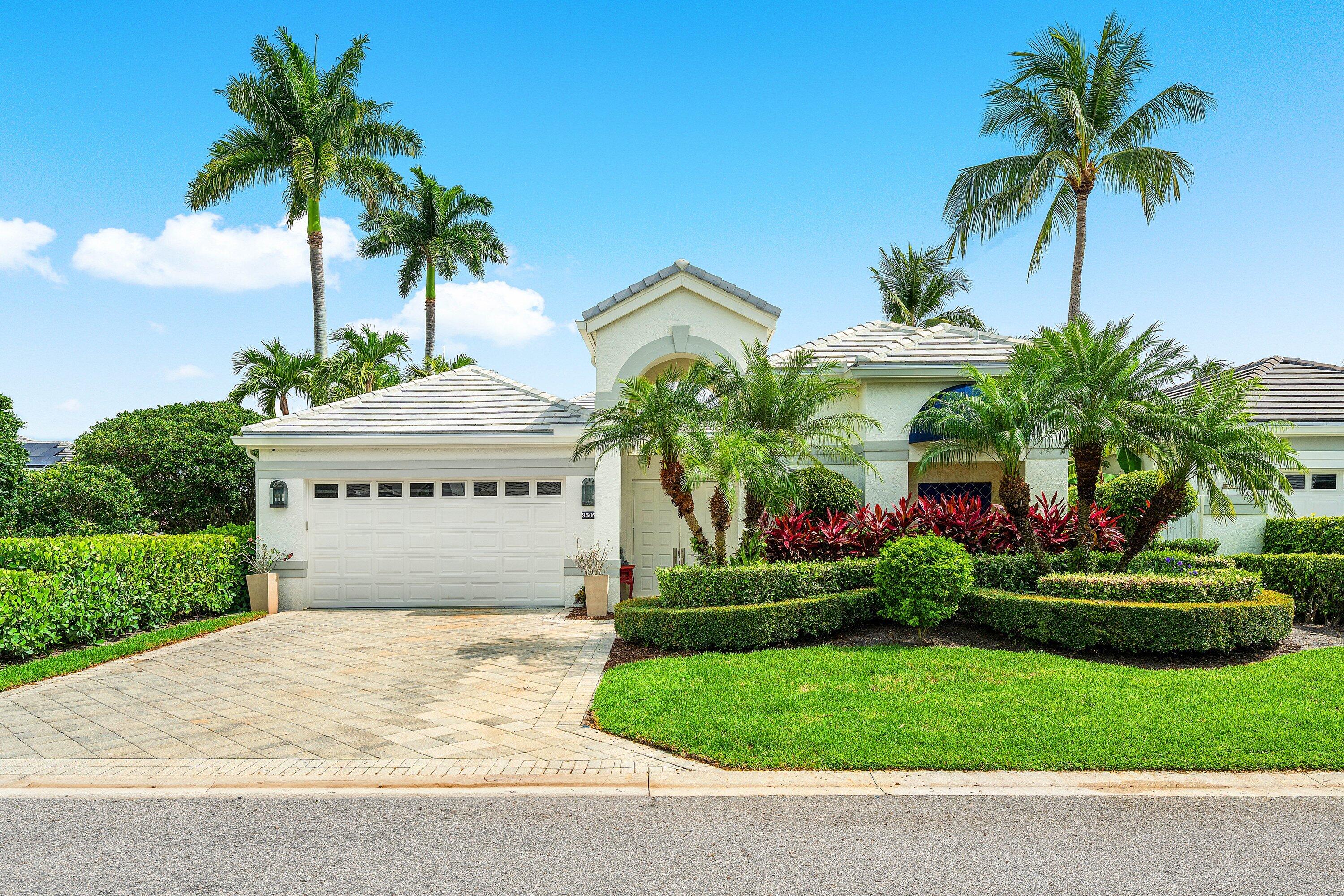 3507 NW Clubside Circle