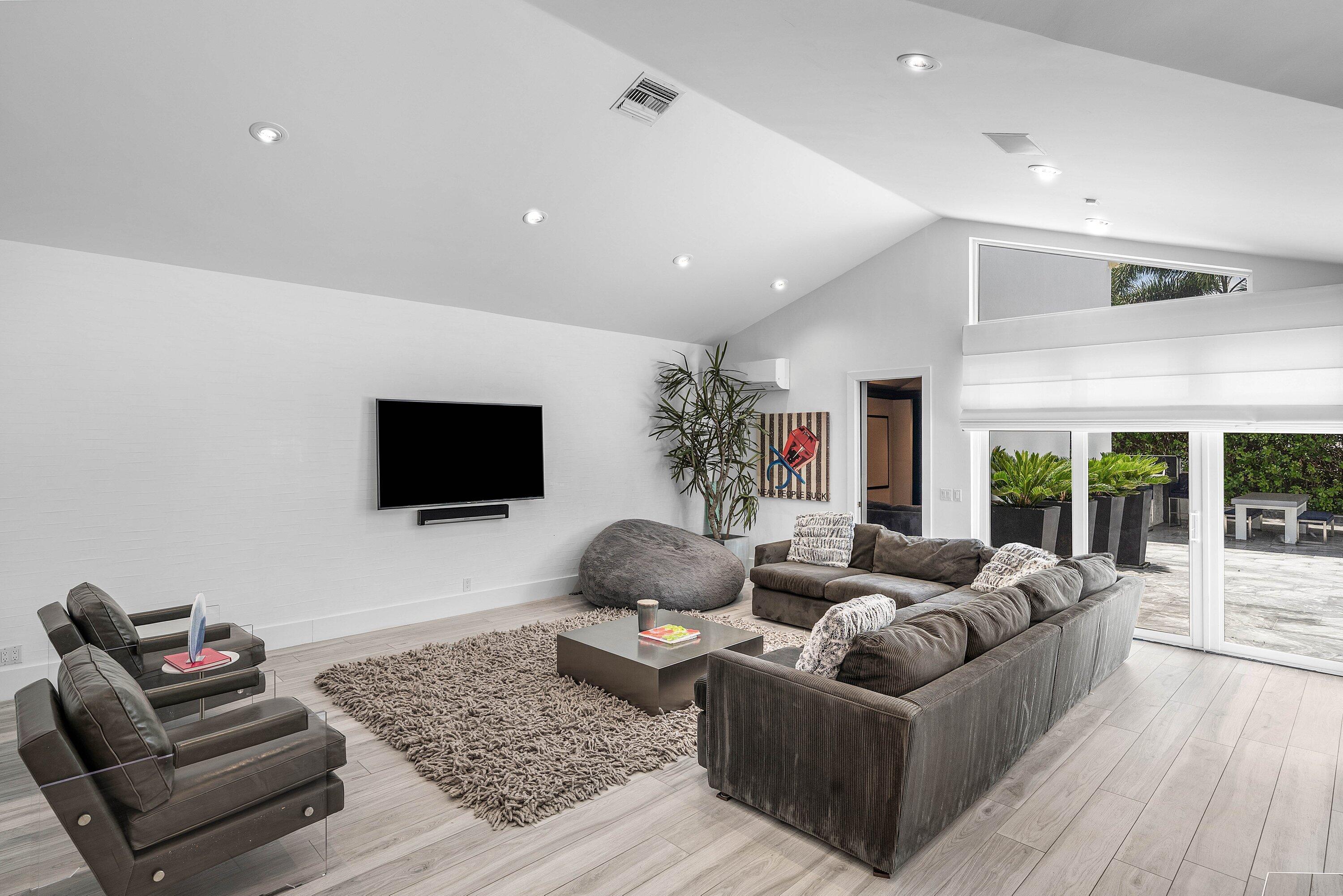 3828 NW 53rd Street