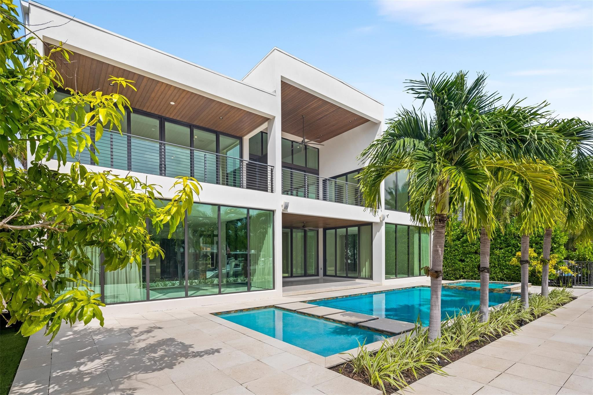 432 Coconut Isle Drive