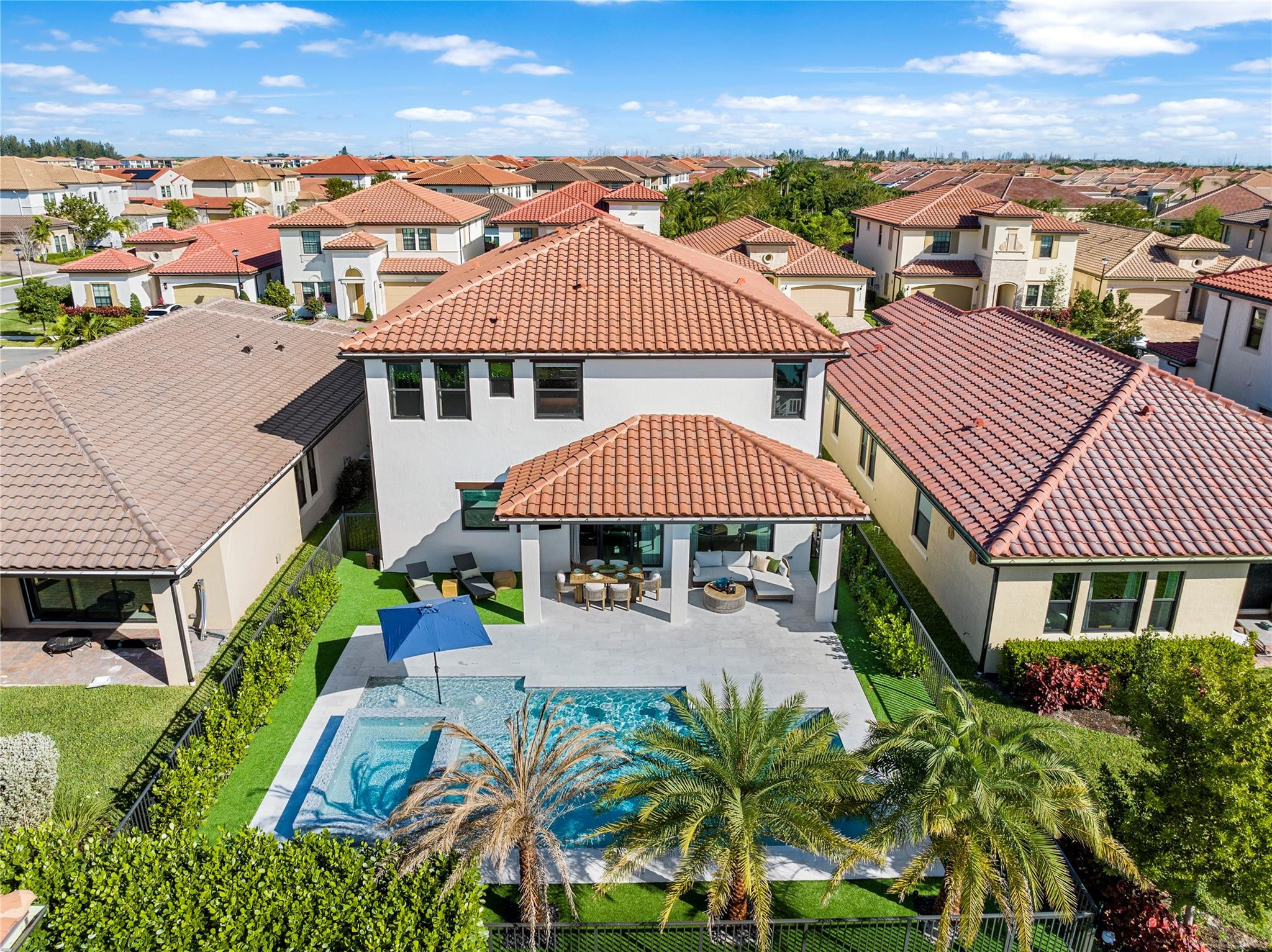 12270 N Baypoint Cir