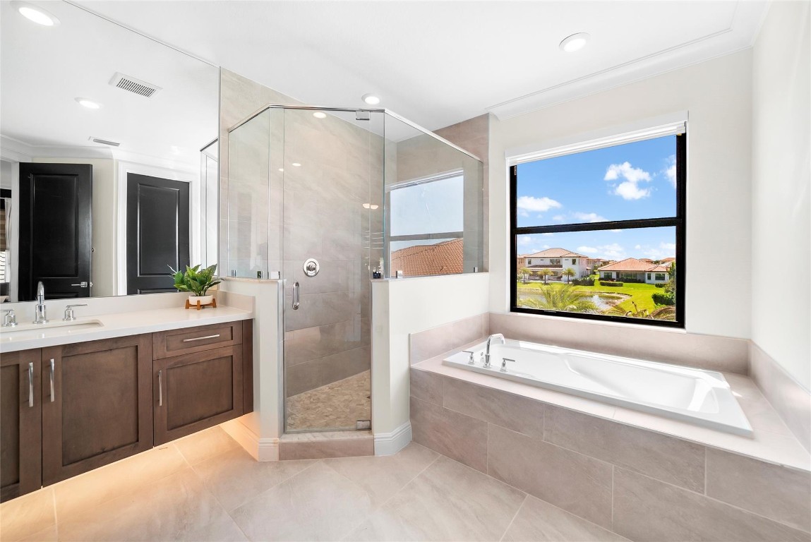 12270 N Baypoint Cir