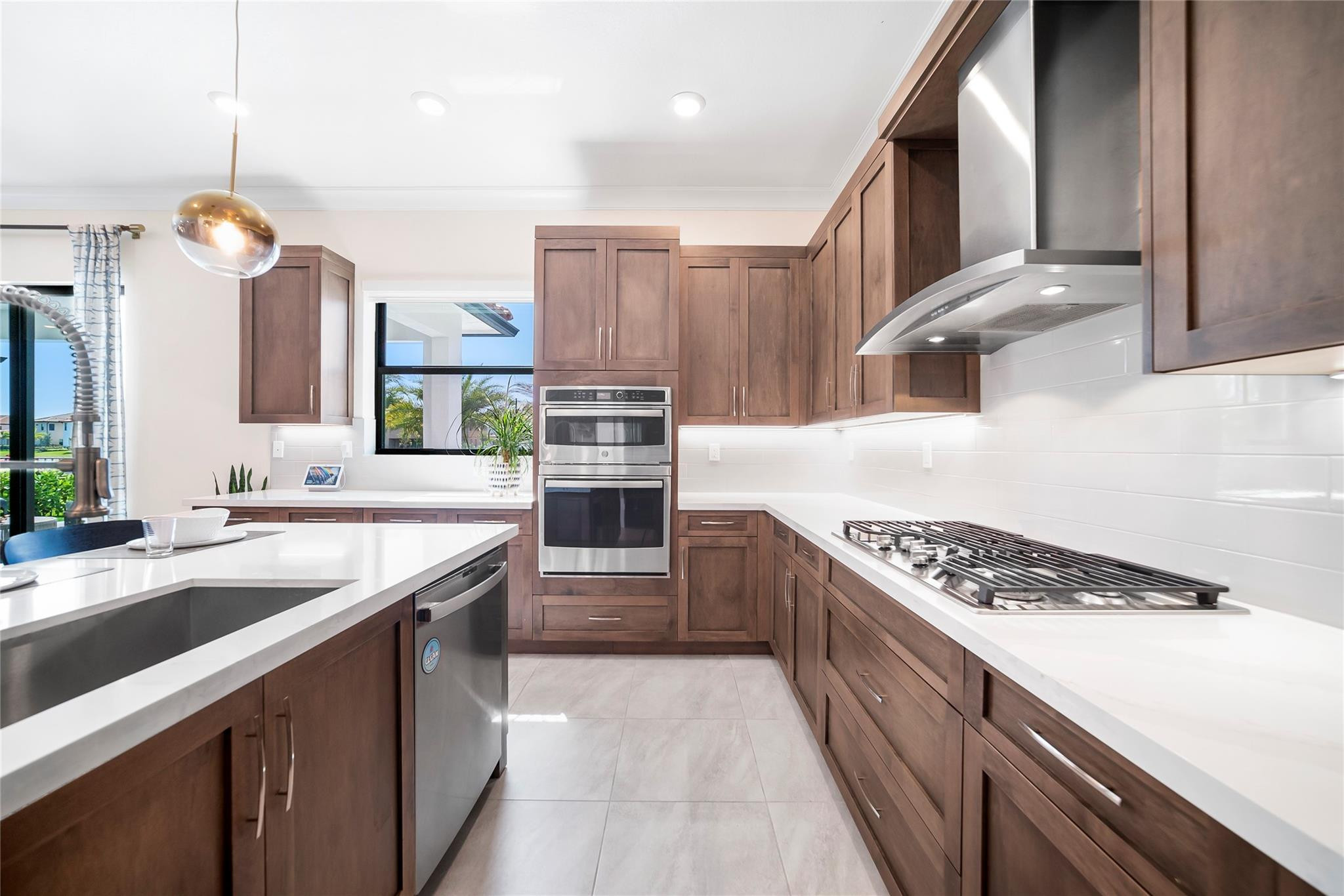 12270 N Baypoint Cir