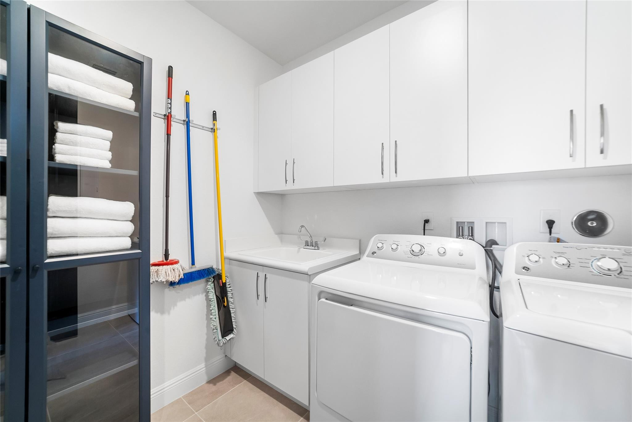 12270 N Baypoint Cir