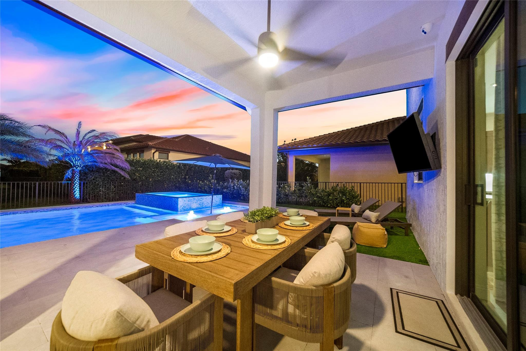 12270 N Baypoint Cir