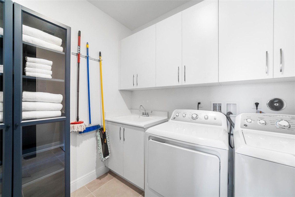 12270 N Baypoint Cir